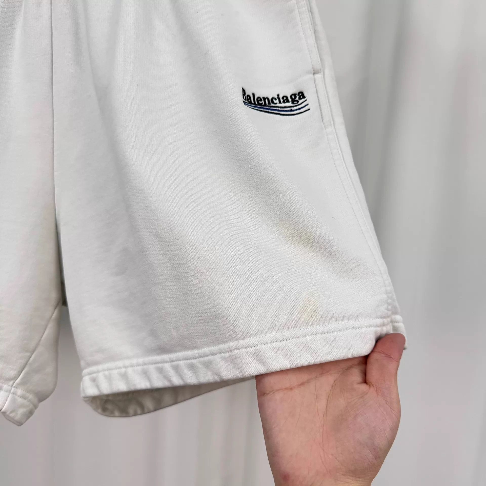 Balenciaga Balenciaga Embroidered Coke Shorts S 98New KL11266 Size US 29 - 4 Thumbnail