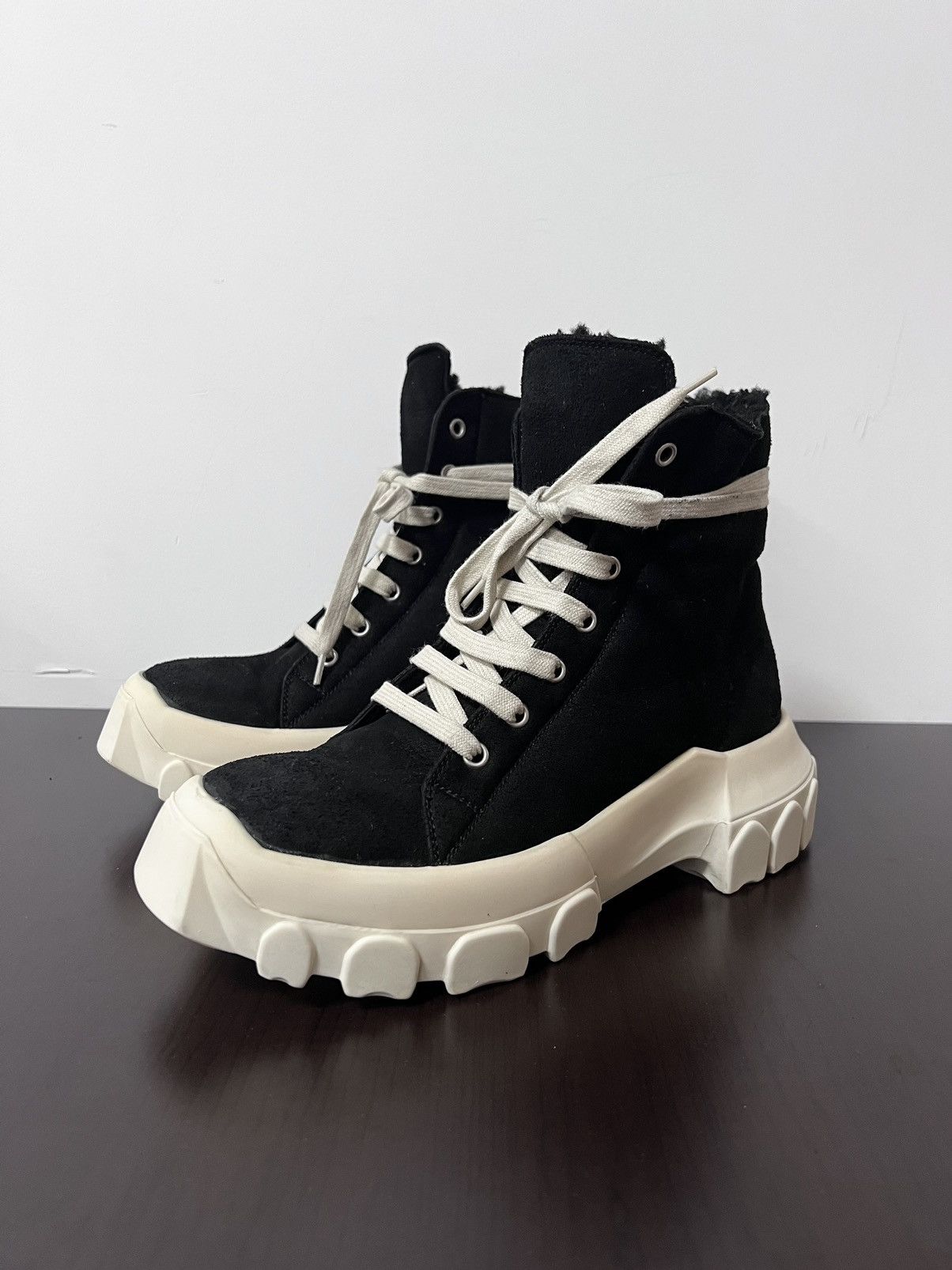 Rick Owens Rick owens fw19 shearling tractor sneakers sz 37 Size US 7 / IT 37 - 1 Thumbnail