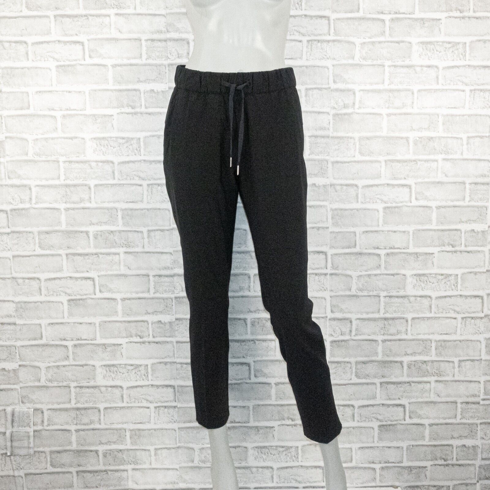 Lululemon Women's Black Crop Jogger Pants size Drawstring