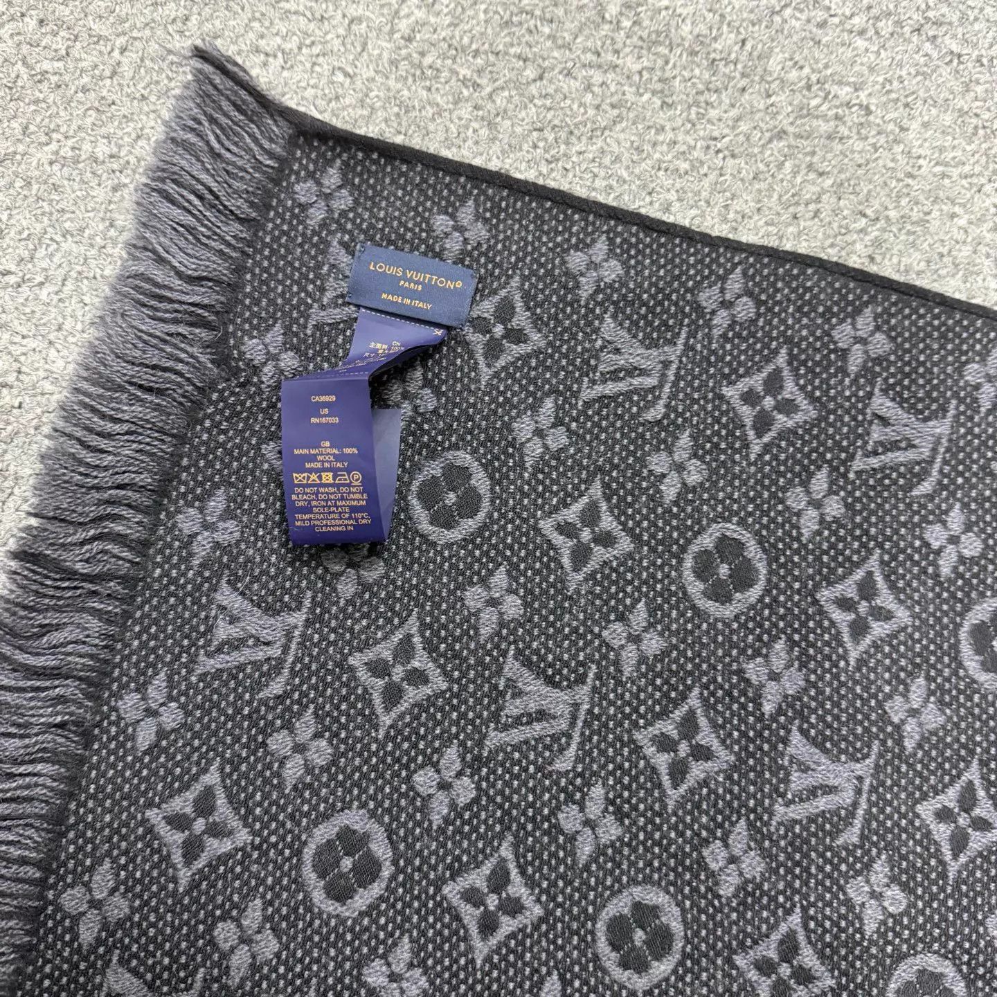 Louis Vuitton LV Monogram Black & Gray Wool Tassel Scarf Unused 178x39cm Size ONE SIZE - 4 Thumbnail