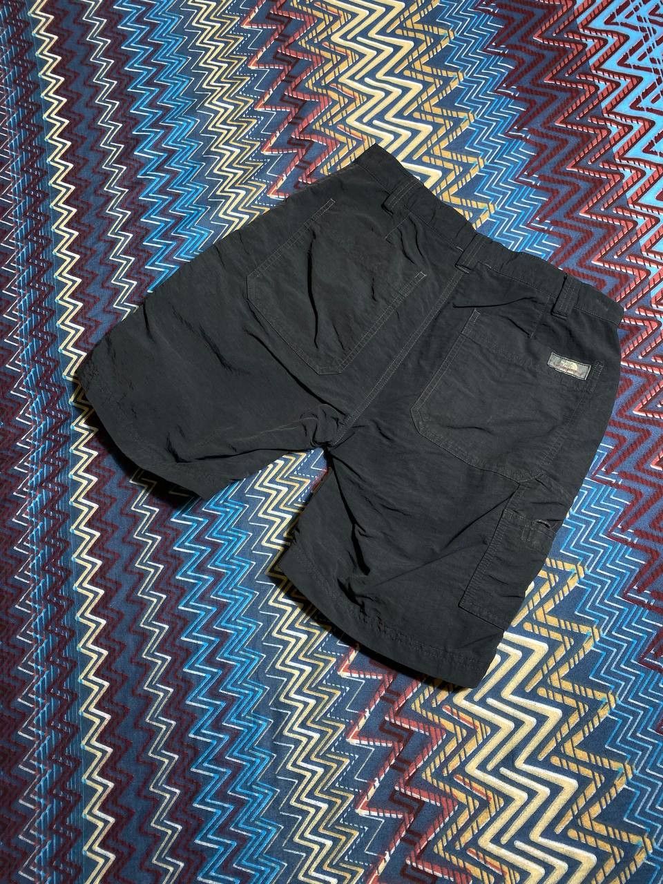 The North Face × Vintage Vintage Y2K The North Face Embroidered Logo Cargo Shorts Size US 30 / EU 46 - 8 Thumbnail