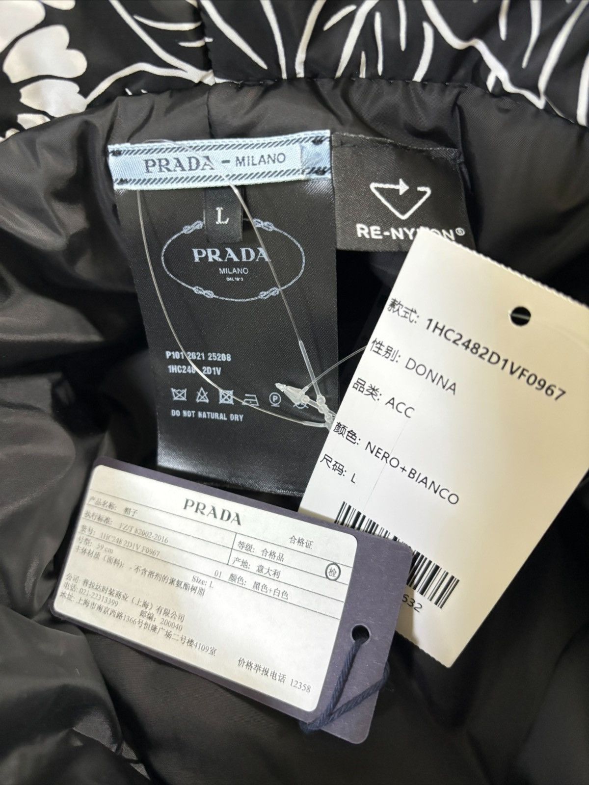Prada Printed Nylon Bucket Hat Size ONE SIZE - 7 Thumbnail