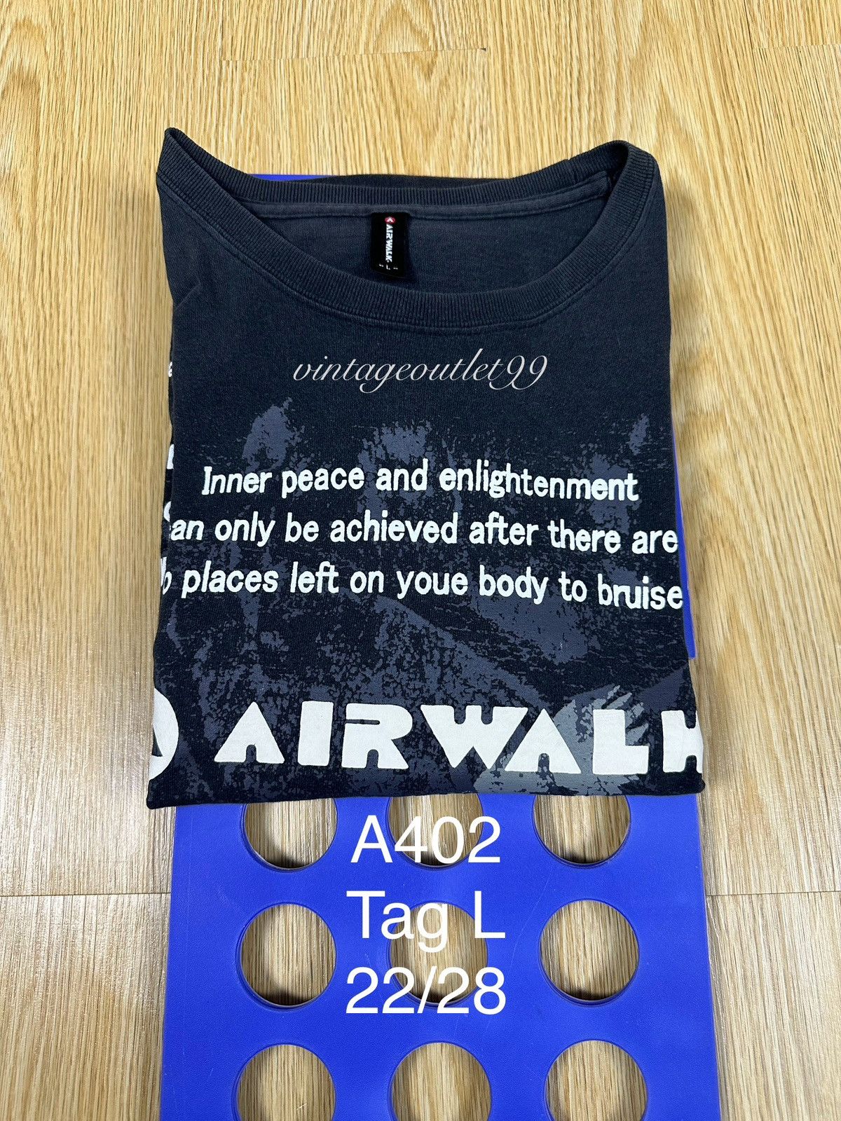 Airwalk Vintage Y2k Airwalk Skate Faded Tshirt A402 Size US L / EU 52-54 / 3 - 11 Thumbnail