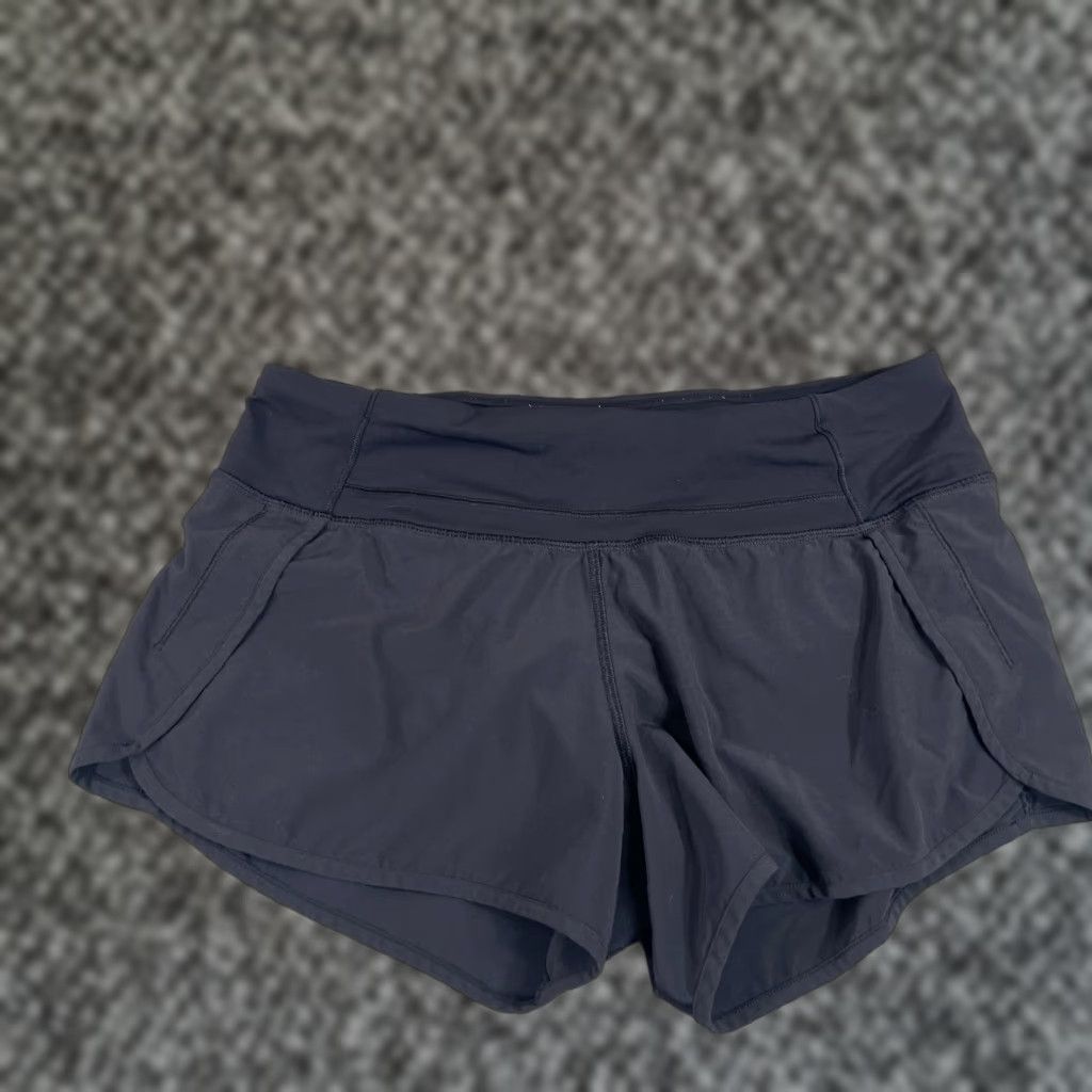 Lululemon Lululemon Women's Run Times Short Black 8 Back Zip Pocket Size 30" / US 8 / IT 44 - 1 Thumbnail