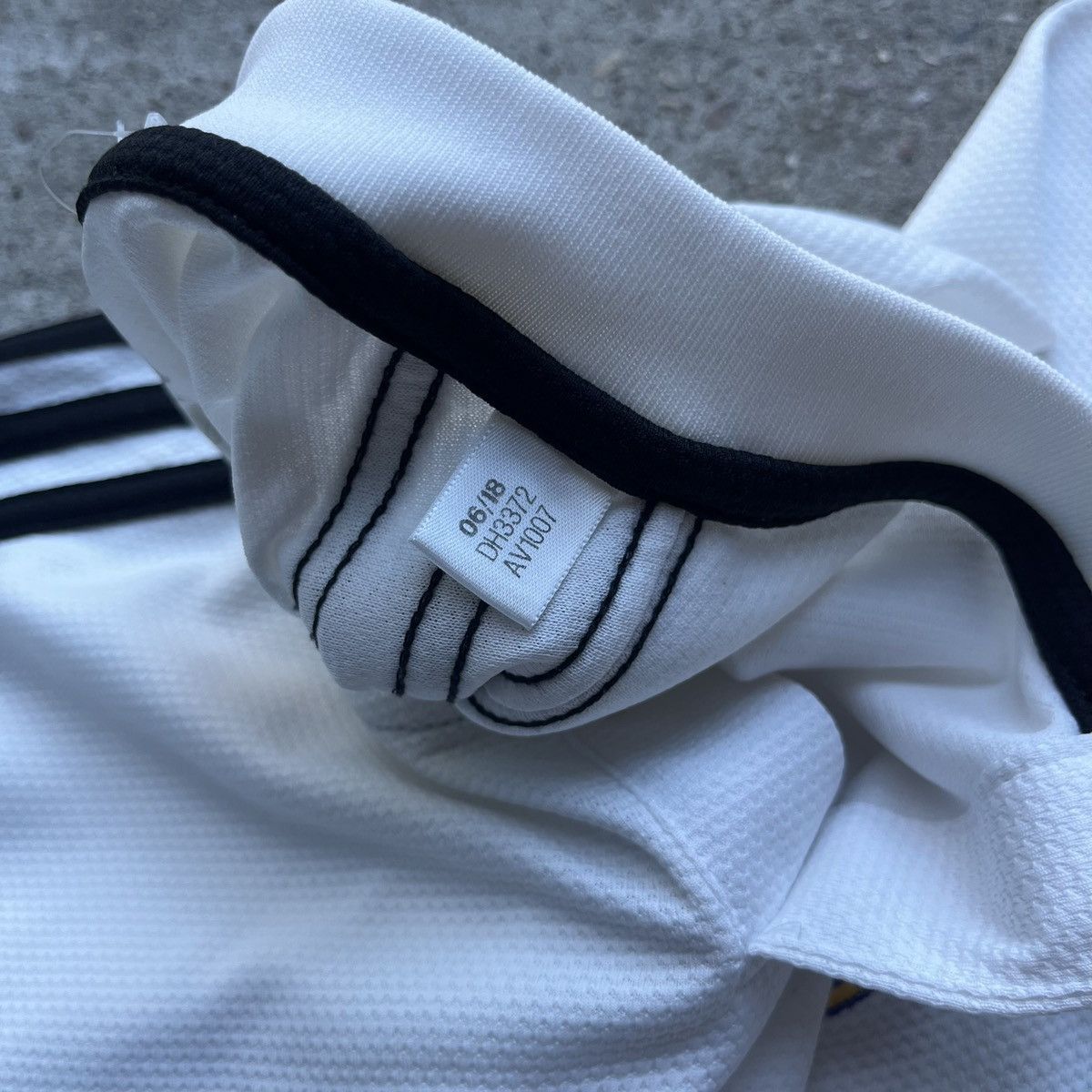 Adidas Adidas Real Madrid 2018/19 home Soccer Jersey La Liga Size US S / EU 44-46 / 1 - 9 Thumbnail