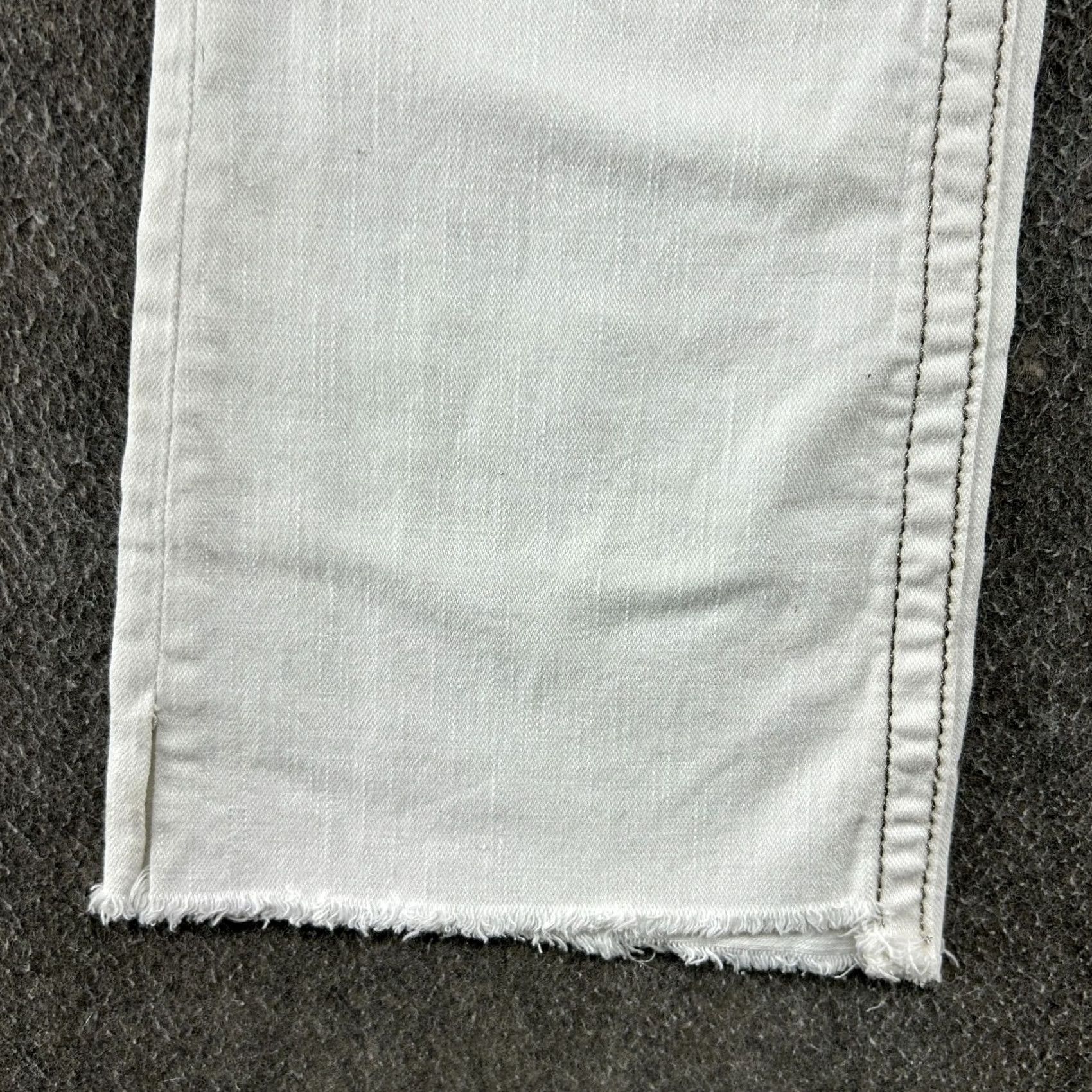 Miss Me Miss Me Jeans Womens 30x28 White Bootcut Denim 5-Pocket Distressed Hemmed Light Wash Thick Stitch Logo Vintage: No Mens Womens Girls Size 30" / US 8 / IT 44 - 7 Thumbnail