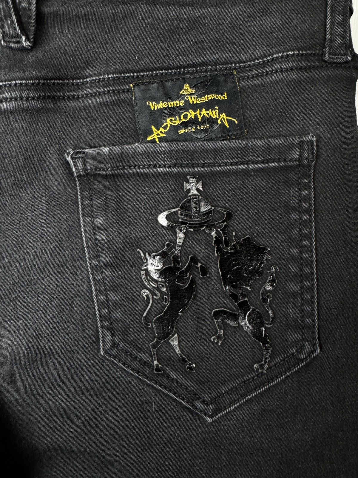 Vivienne Westwood Vivienne Westwood Anglomania Black grey big logo jeans sz 27 Size 27" / US 4 / IT 40 - 7 Thumbnail