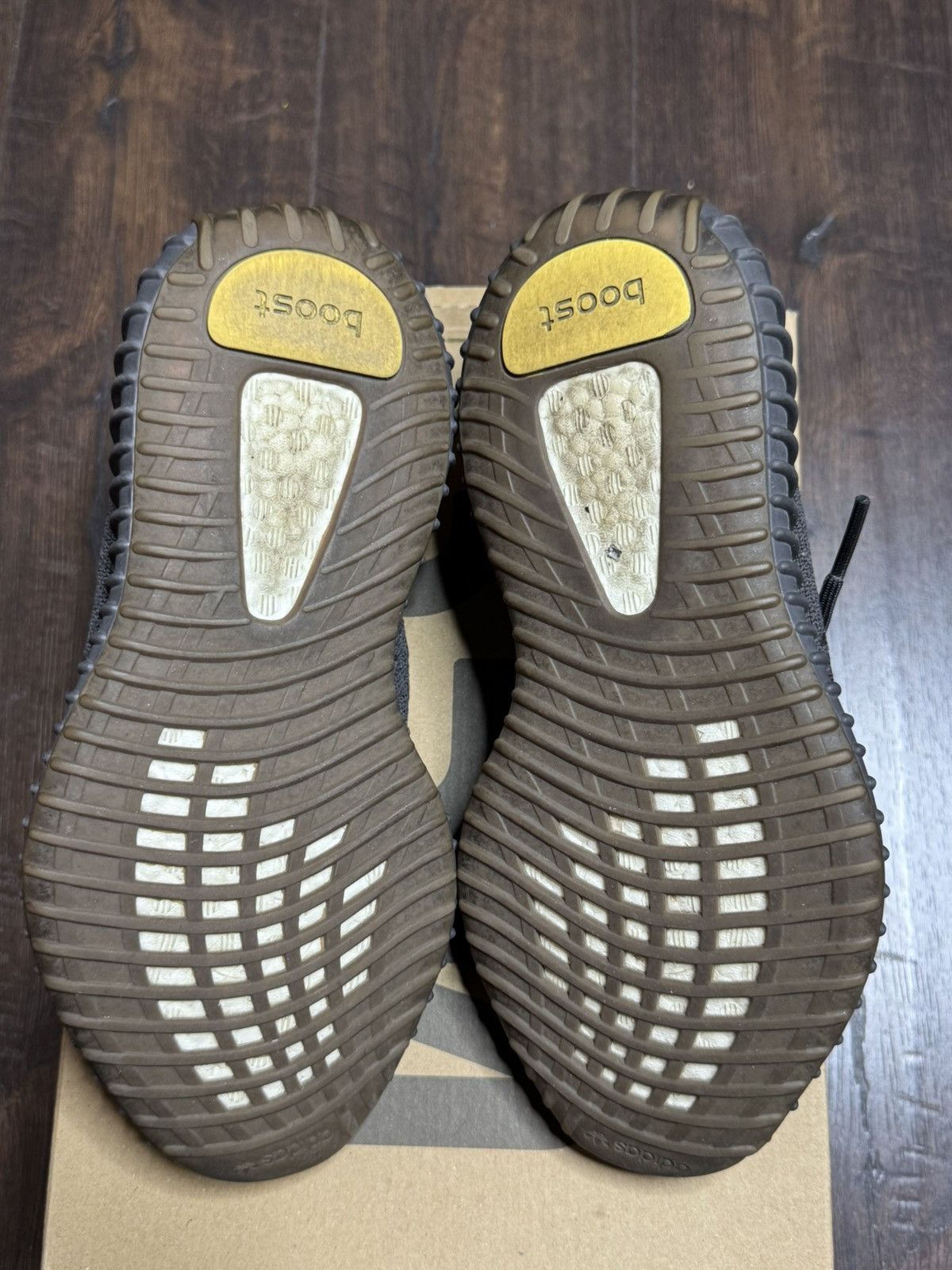 Yeezy Adidas Yeezy Boost 350 V2 Cinder 6.5Men/8.5 Women Used Size US 6.5 / EU 39-40 - 7 Thumbnail