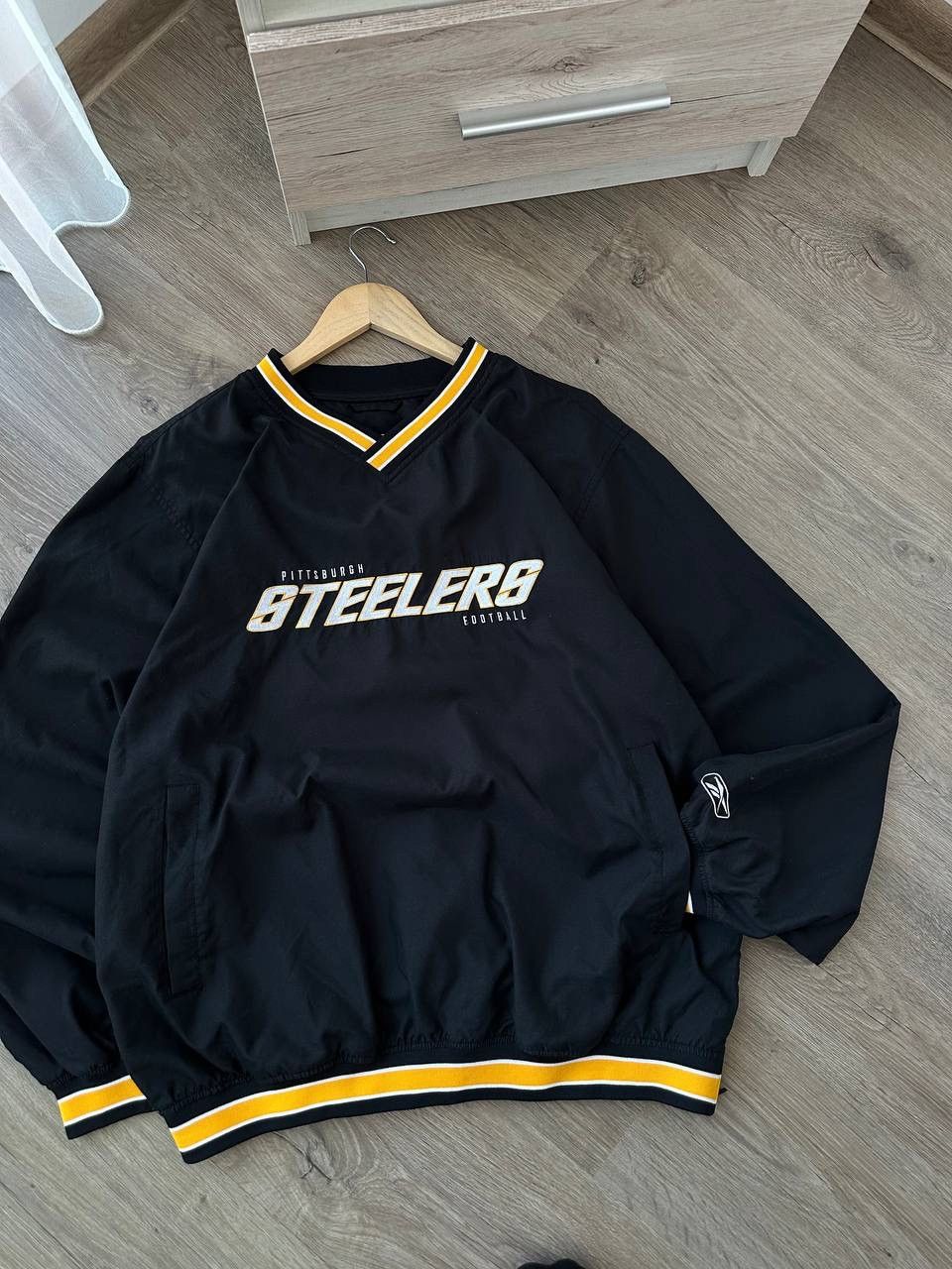 NFL × Vintage Vintage NFL Reebok Steelers Nylon Black Sweatshirt Size US L / EU 52-54 / 3 - 3 Thumbnail
