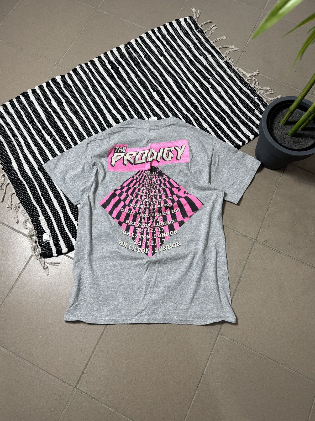 Other VINTAGE PRODIGY 2017 GREY TEE SHIRT Size US M / EU 48-50 / 2 - 2 Thumbnail