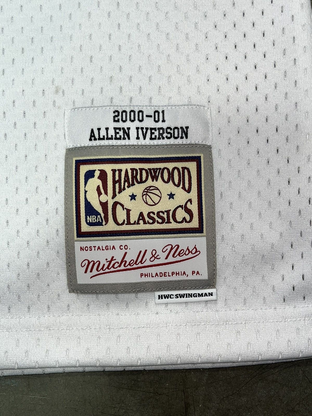 Mitchell & Ness Allen Iverson Mitchell & Ness 76ers 2000-01 White Jersey Size US L / EU 52-54 / 3 - 3 Thumbnail