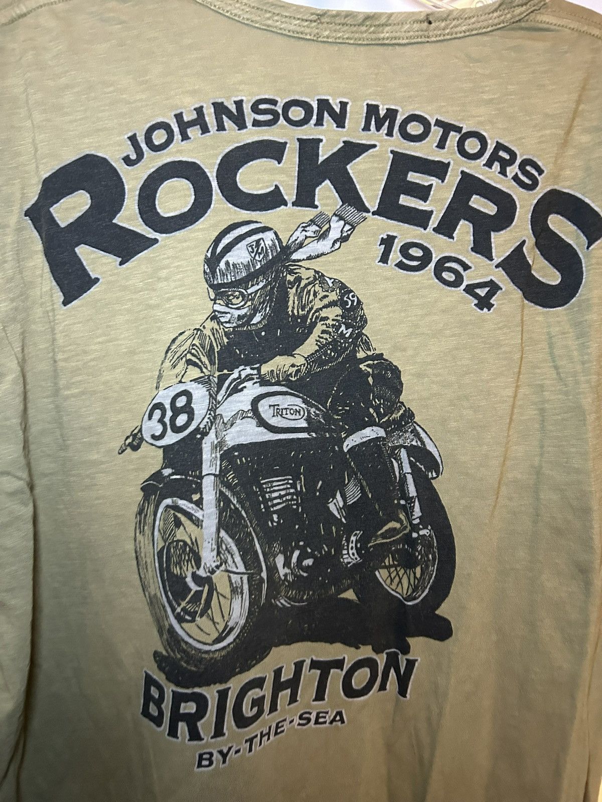 Johnson Motors Vintage Johnson Motors “Are you a mod or a rocker” t-shirt Size US XL / EU 56 / 4 - 8 Thumbnail