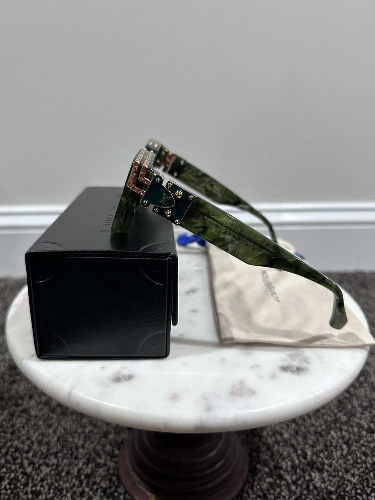 Louis Vuitton Louis Vuitton Virgil Green Marble 1.1 Millionaires Sunglass Size ONE SIZE - 2 Thumbnail