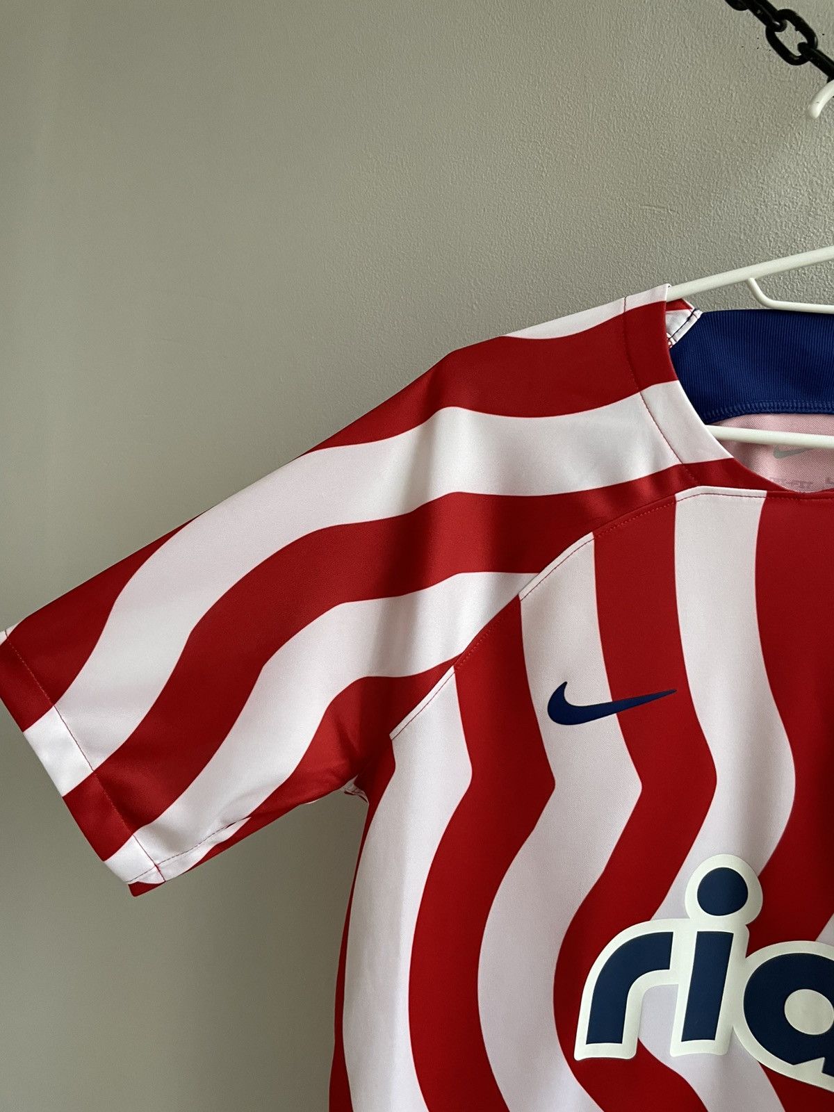 Nike Atletico Madrid 2023 2024 Home Shirt Football Soccer Jersey Size US M / EU 48-50 / 2 - 3 Thumbnail