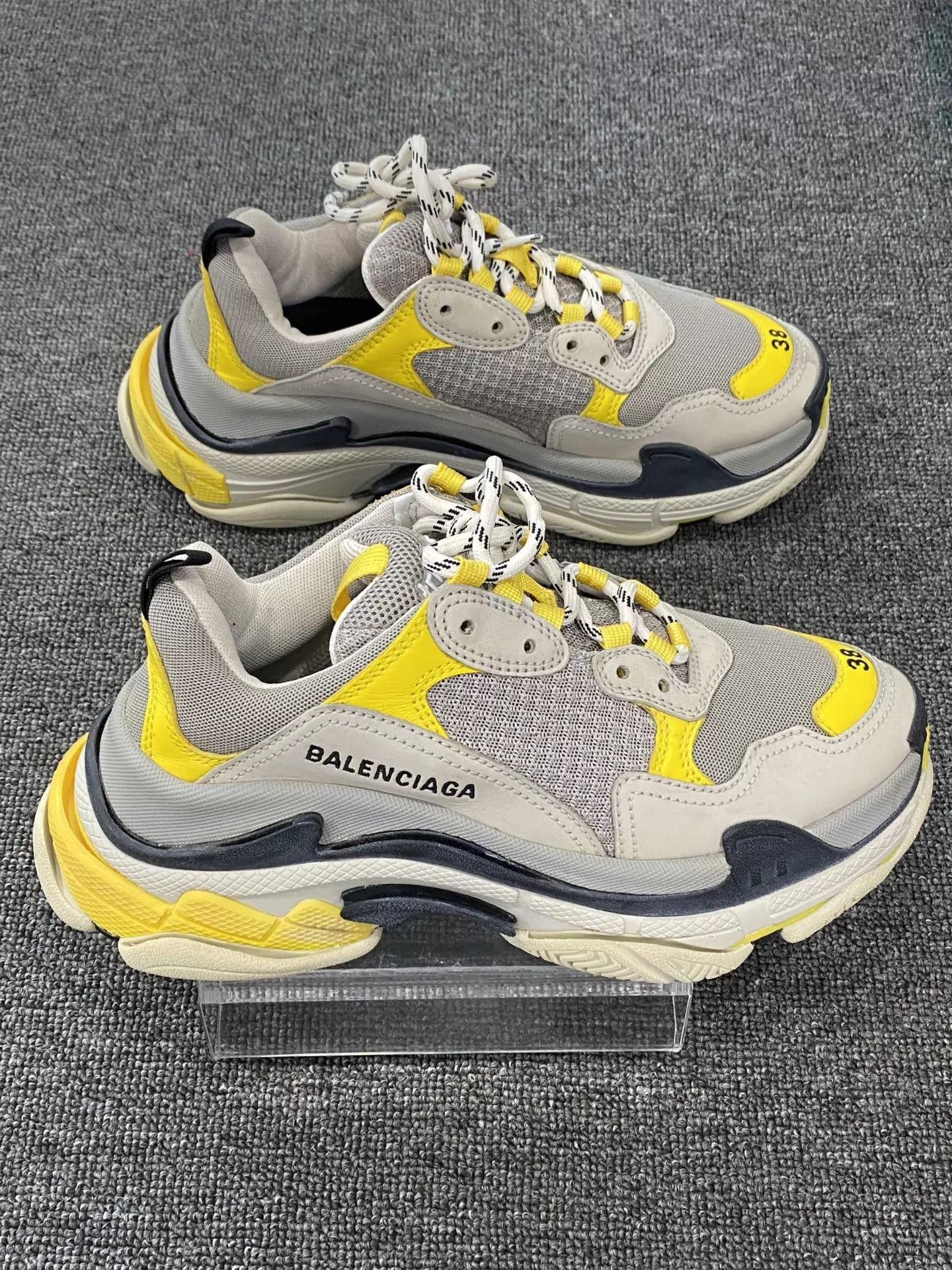 Balenciaga Balenciaga Triple S Dad Shoes 98 New 38 Yellow-Gray Size US 7.5 / IT 37.5 - 4 Thumbnail