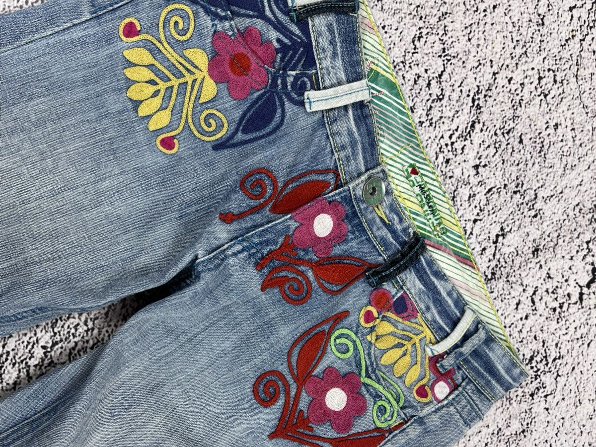 Miss Sixty Vintage Miss Sixty Floral Embroidered Low-Rise Jeans Size 31" - 5 Thumbnail