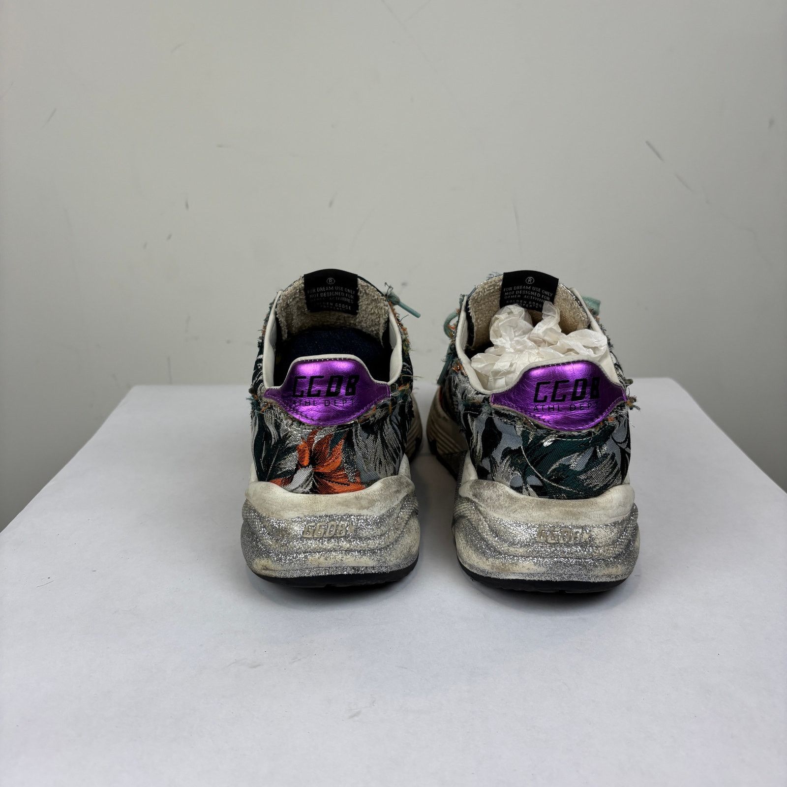 Golden Goose Golden Goose Running Floral Low Top Sneakers Women's 39 / 9 Size US 9 / IT 39 - 4 Thumbnail