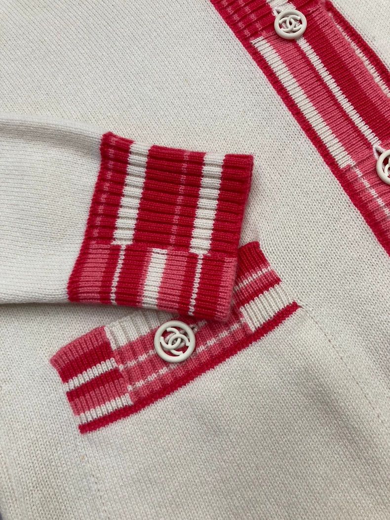 Chanel Chanel Asymmetric horizontal edge V-neck hollow LOGO butto Size XS / US 0-2 / IT 36-38 - 2 Thumbnail