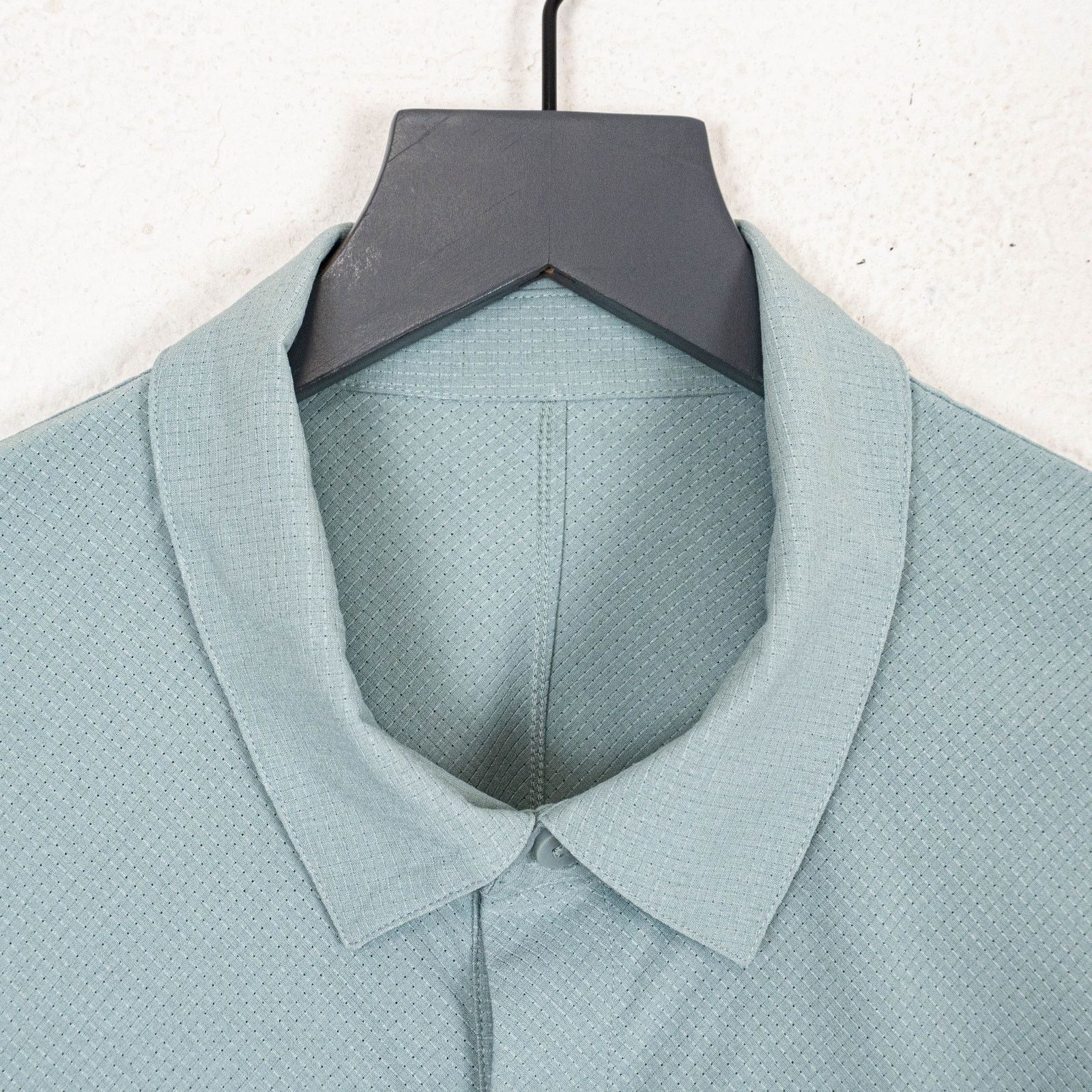 Lululemon Lululmon Woven air Popover Shirt Short Sleeve Silver blue Size US M / EU 48-50 / 2 - 4 Thumbnail