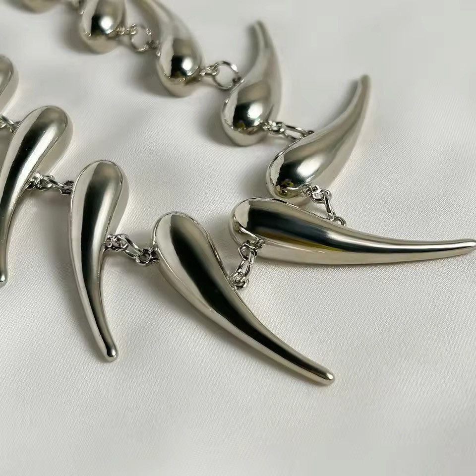 Vintage Metal Water Drop Thorn Pendants Necklaces Size ONE SIZE - 7 Thumbnail