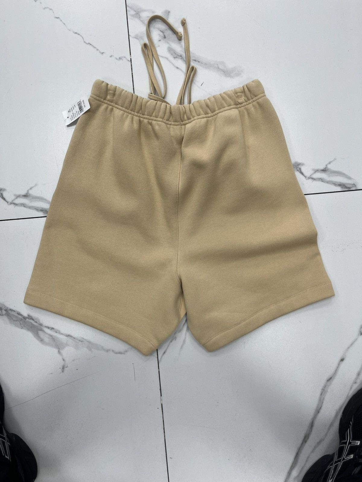Essentials Fear of God Essentials Sweatshort "Sand" Size US 26 / EU 42 - 2 Thumbnail