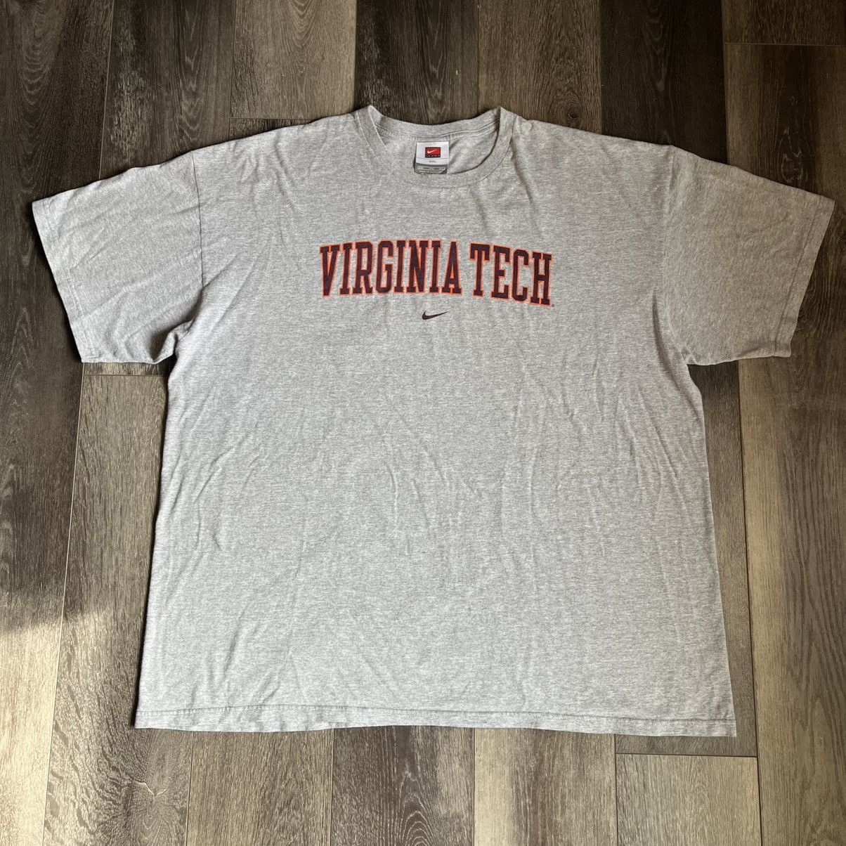 Nike Vintage Y2K Nike Virginia Tech Center Swoosh Logo Tee Shirt Size US XXL / EU 58 / 5 - 2 Thumbnail