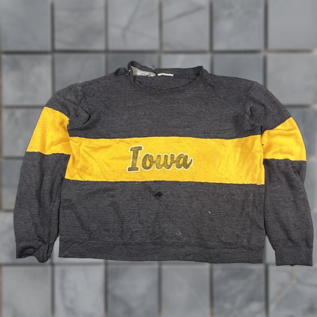 Thrasher VINTAGE Iowa Sweatshirt Shirt S Gray 90s Pullover Mens Distressed Graphic Print Lightweight Size US S / EU 44-46 / 1 - 1 Thumbnail