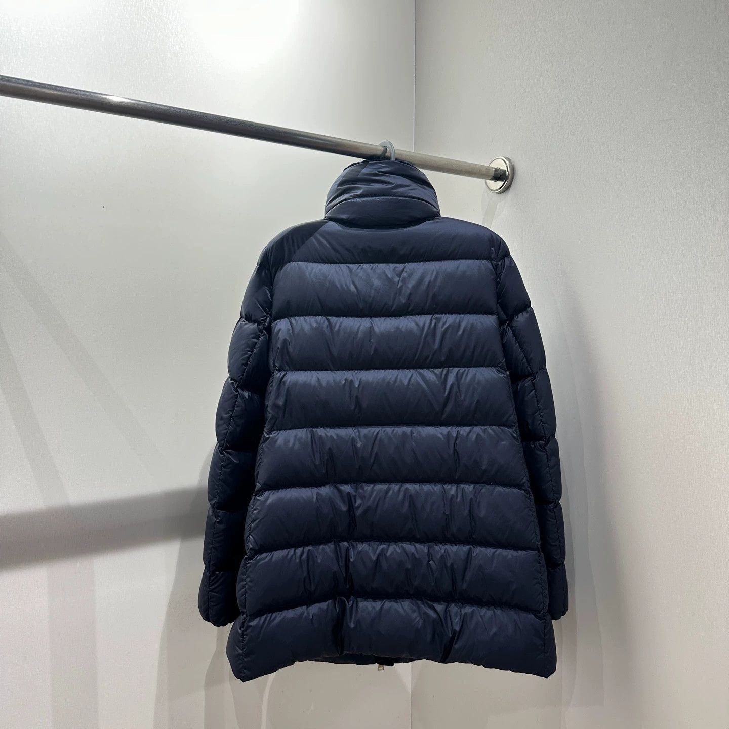 Moncler Moncler feb222 high-collar logo-panelled down coat 2 Size US M / EU 48-50 / 2 - 2 Thumbnail