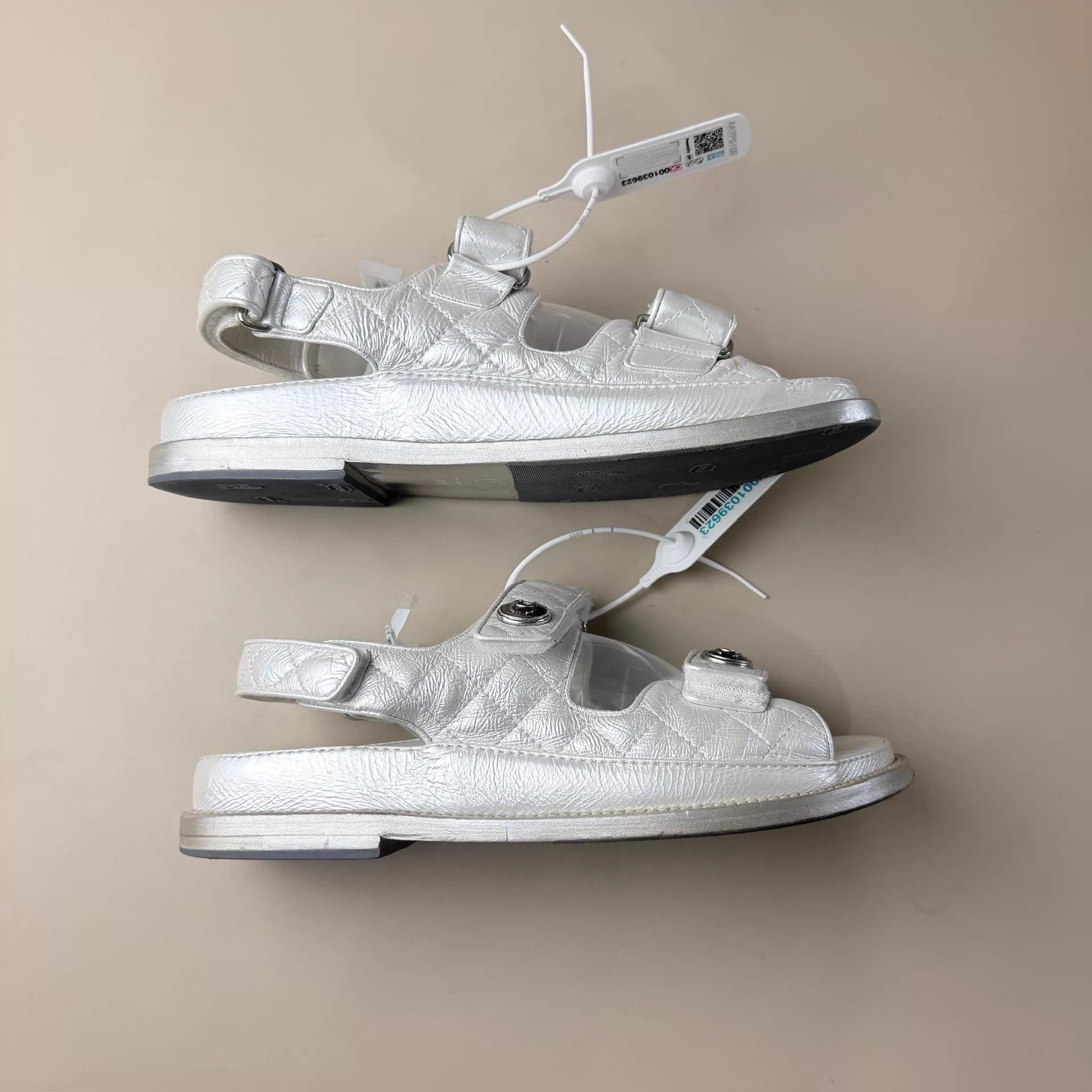 Chanel Chanel Silver CC Logo Sandals 37.5 95 New Size US 7 / IT 37 - 4 Thumbnail