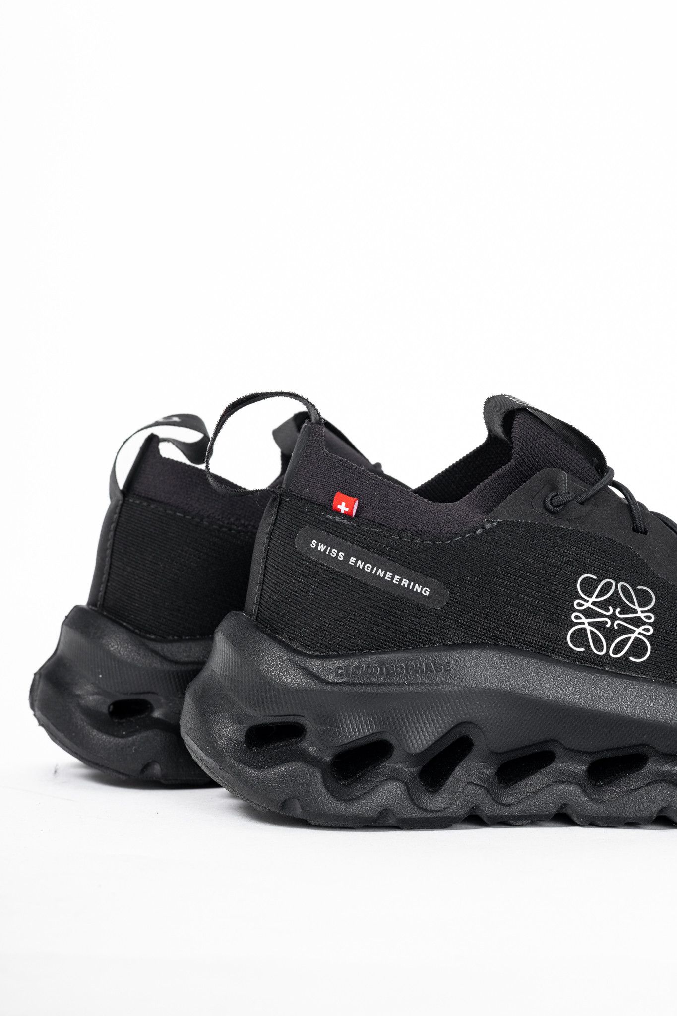 Loewe × On Loewe x ON Cloudtilt All Black Anagram Lace-Up Sneakers Size US 5 / IT 35 - 8 Thumbnail