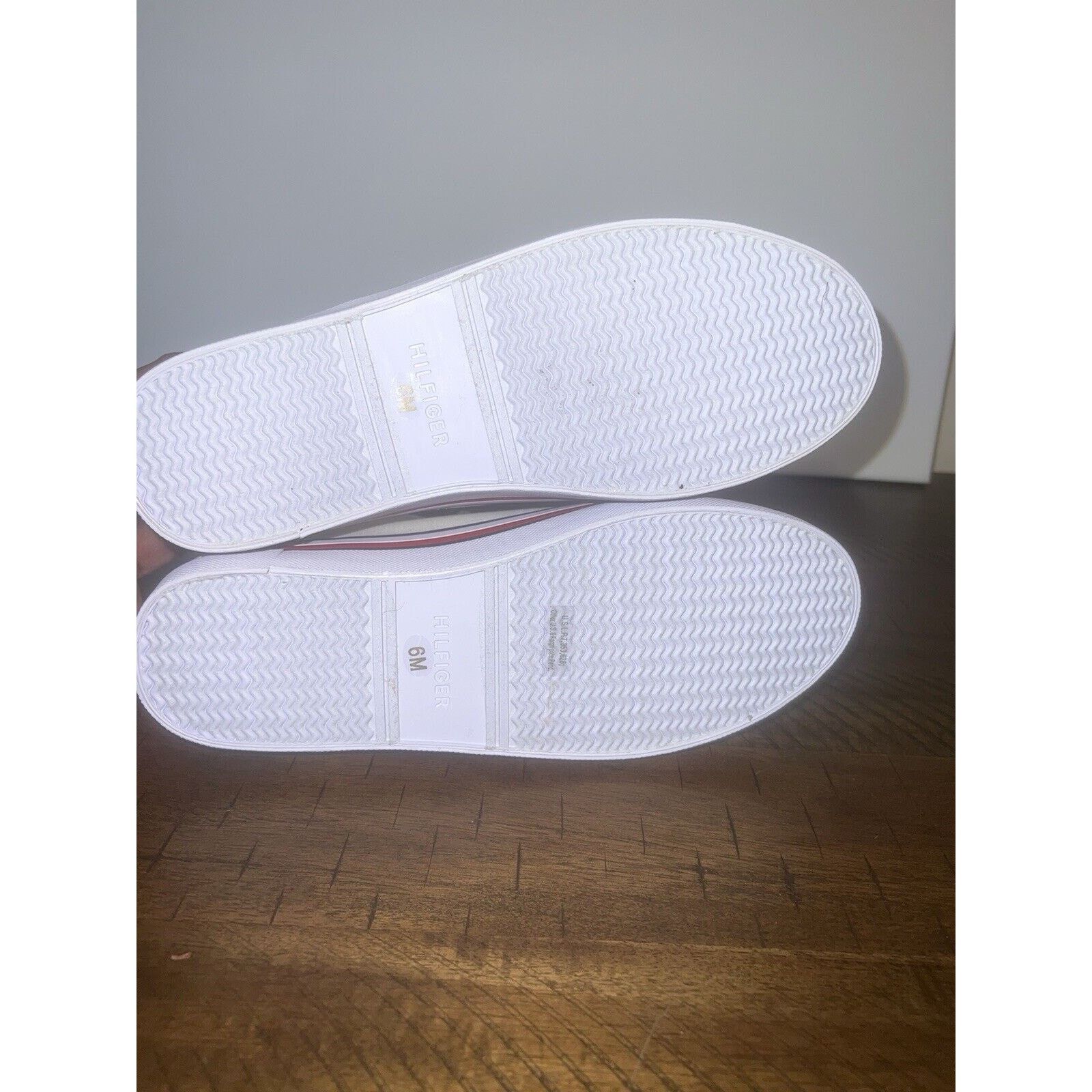Tommy Hilfiger Tommy Hilfiger Women's Sneakers Size 6 White Shoes Lace up Size US 6 / IT 36 - 7 Thumbnail