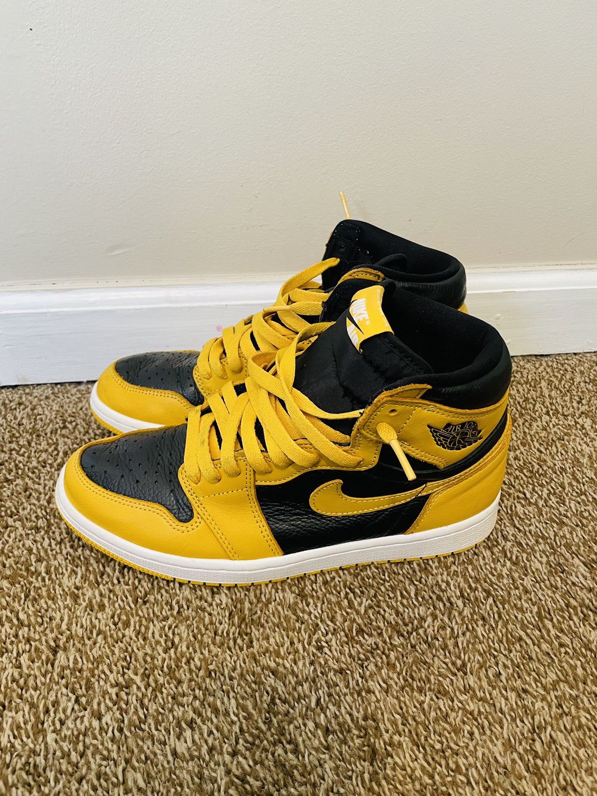 Designer × Jordan Brand Size 8 - Jordan 1 Retro OG High Pollen Size US 8 / EU 41 - 1 Thumbnail