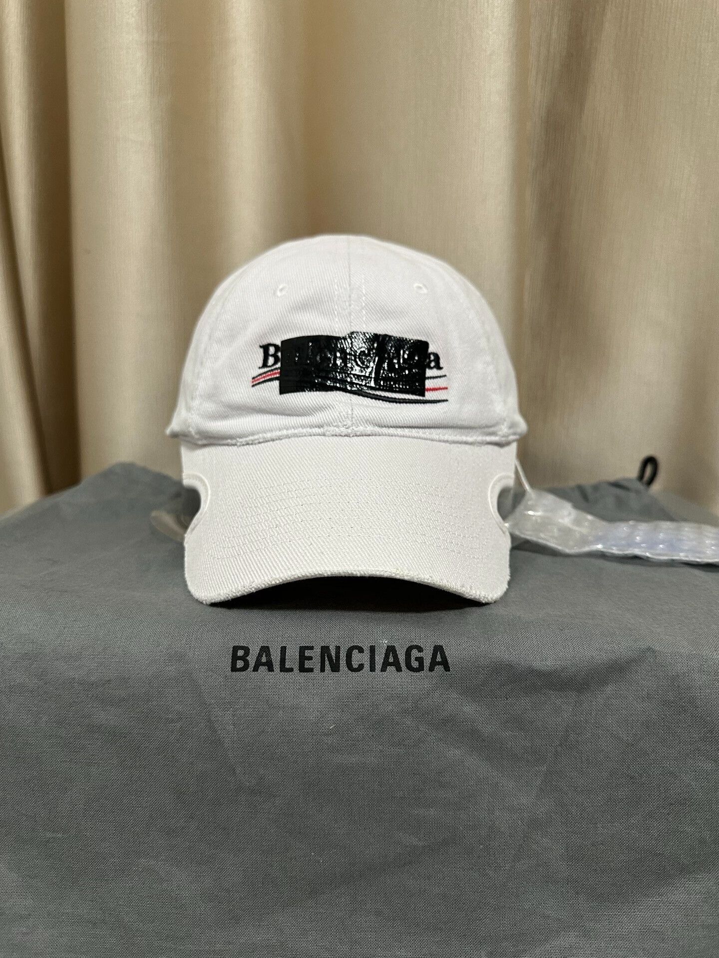 Balenciaga Balenciaga Distressed Coke Logo Baseball Cap Size ONE SIZE - 1 Thumbnail