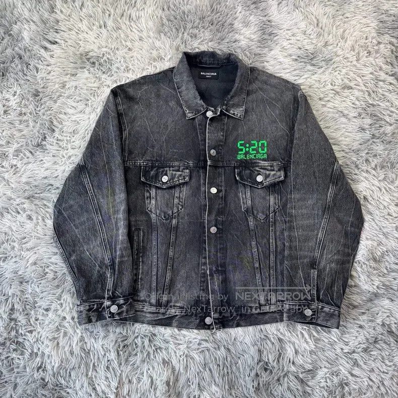Balenciaga Balenciaga Washed and distressed denim jacket Size US XS / EU 42 / 0 - 1 Thumbnail