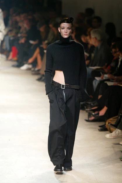 Yohji Yamamoto Yohji Yamamoto size 3 03ss Show Style Distorted Sweater 25 Size M / US 6-8 / IT 42-44 - 1 Thumbnail