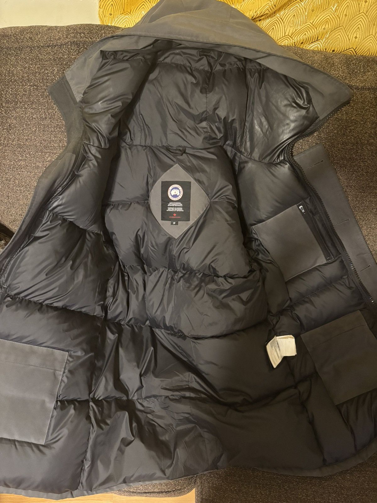 Canada Goose CANADA GOOSE Men's Chateau Parka Non-Fur, Small, Graphite Size US S / EU 44-46 / 1 - 6 Thumbnail