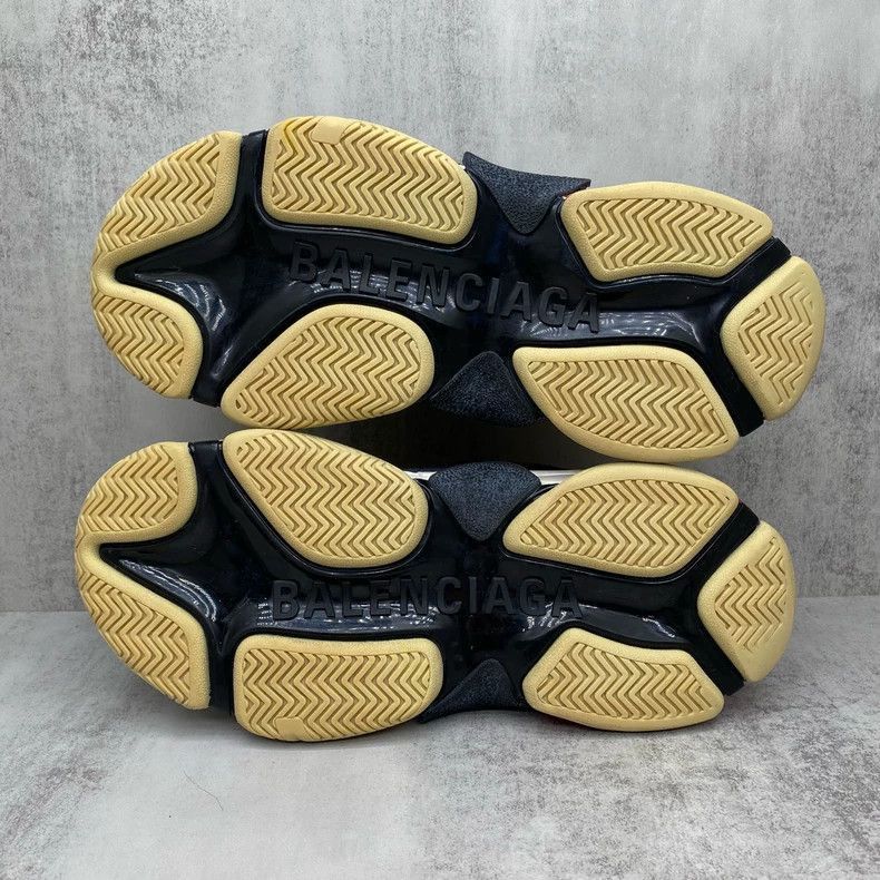 Balenciaga Balenciaga Triple Sneakers Black Red Size 37-2506 Size US 6 / EU 39 - 7 Thumbnail