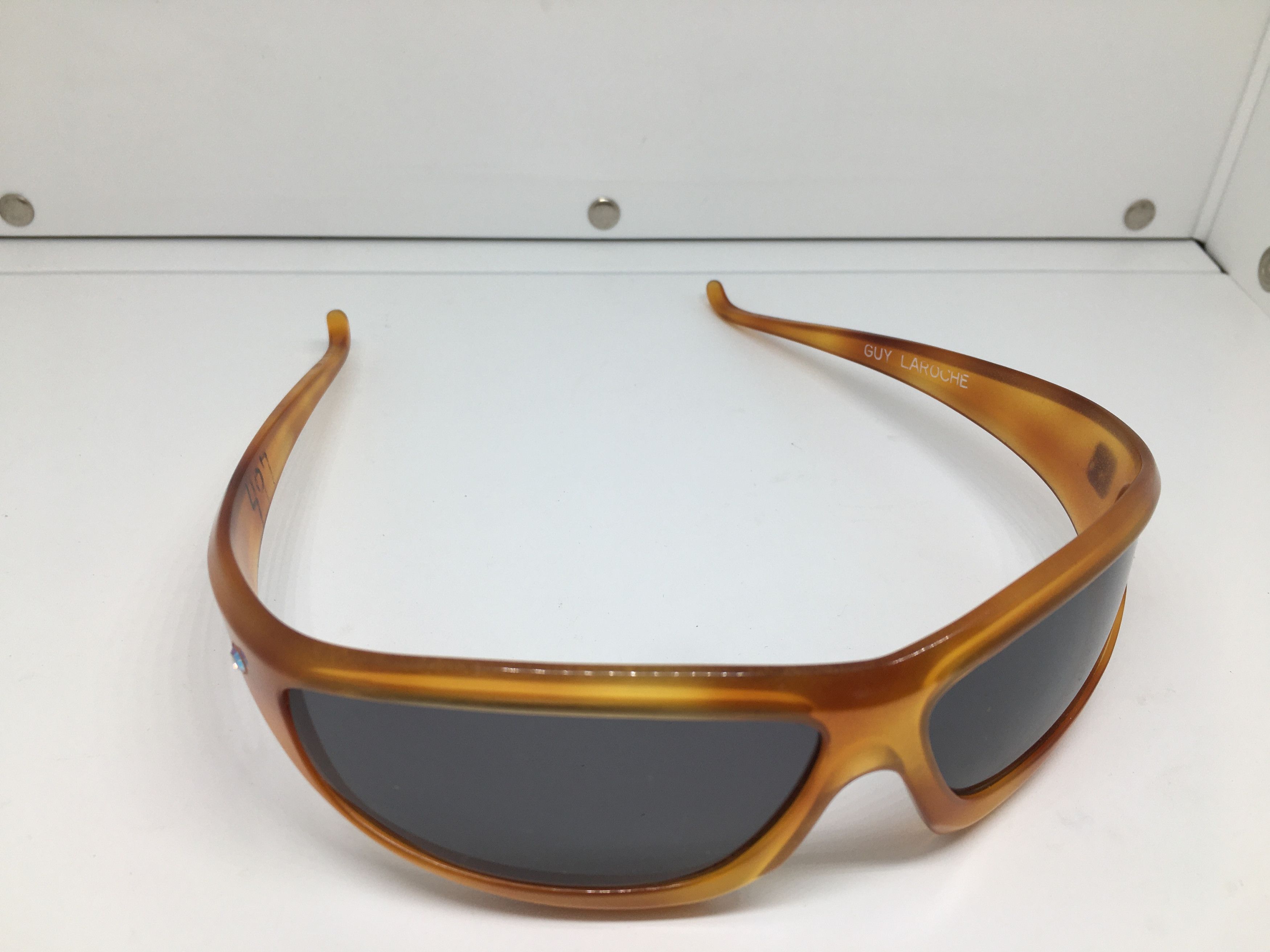 Guy Laroche Vintage Guy Laroche Honey Amber Tortoise Sunglasses Wrapped Size ONE SIZE - 8 Thumbnail