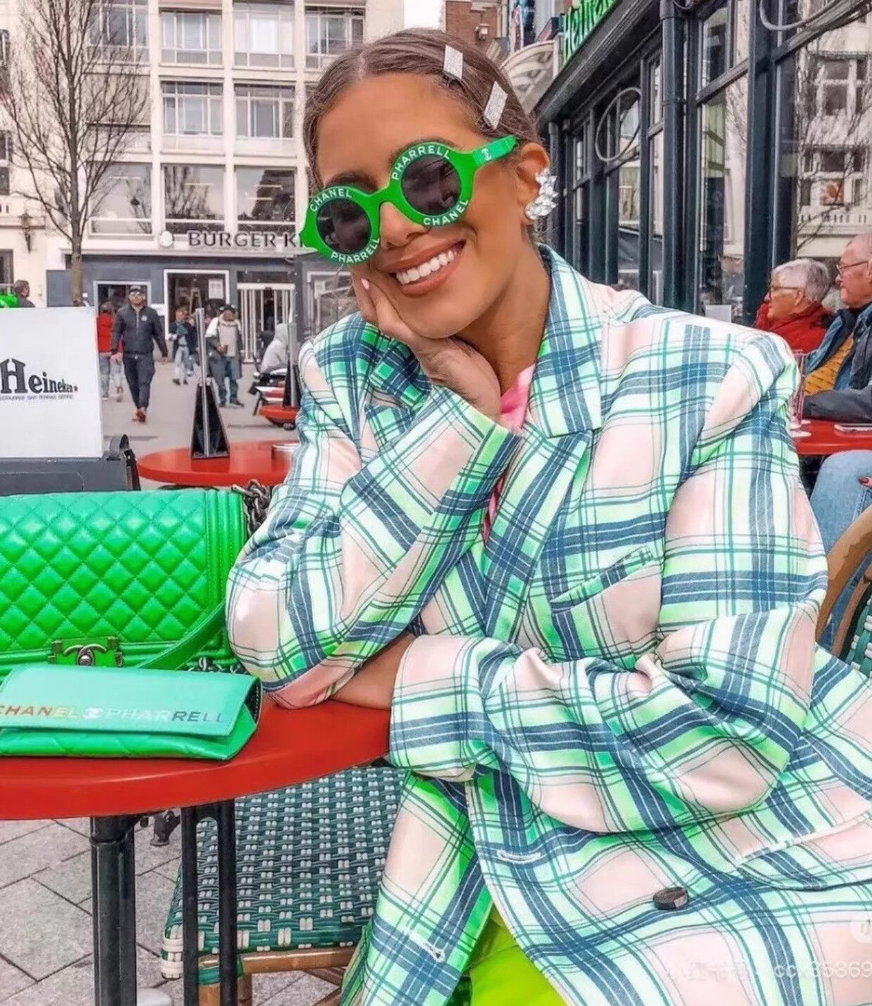 Chanel Chanel x Pharrell LE white logo green cat-eye shades Size ONE SIZE - 2 Thumbnail
