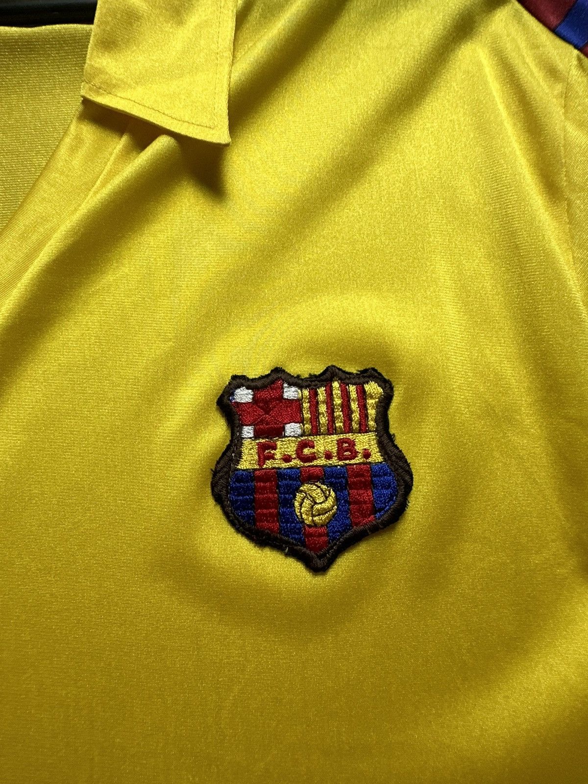 Vintage Vintage Retro Barcelona shirt soccer jersey rare yellow away Size US L / EU 52-54 / 3 - 4 Thumbnail