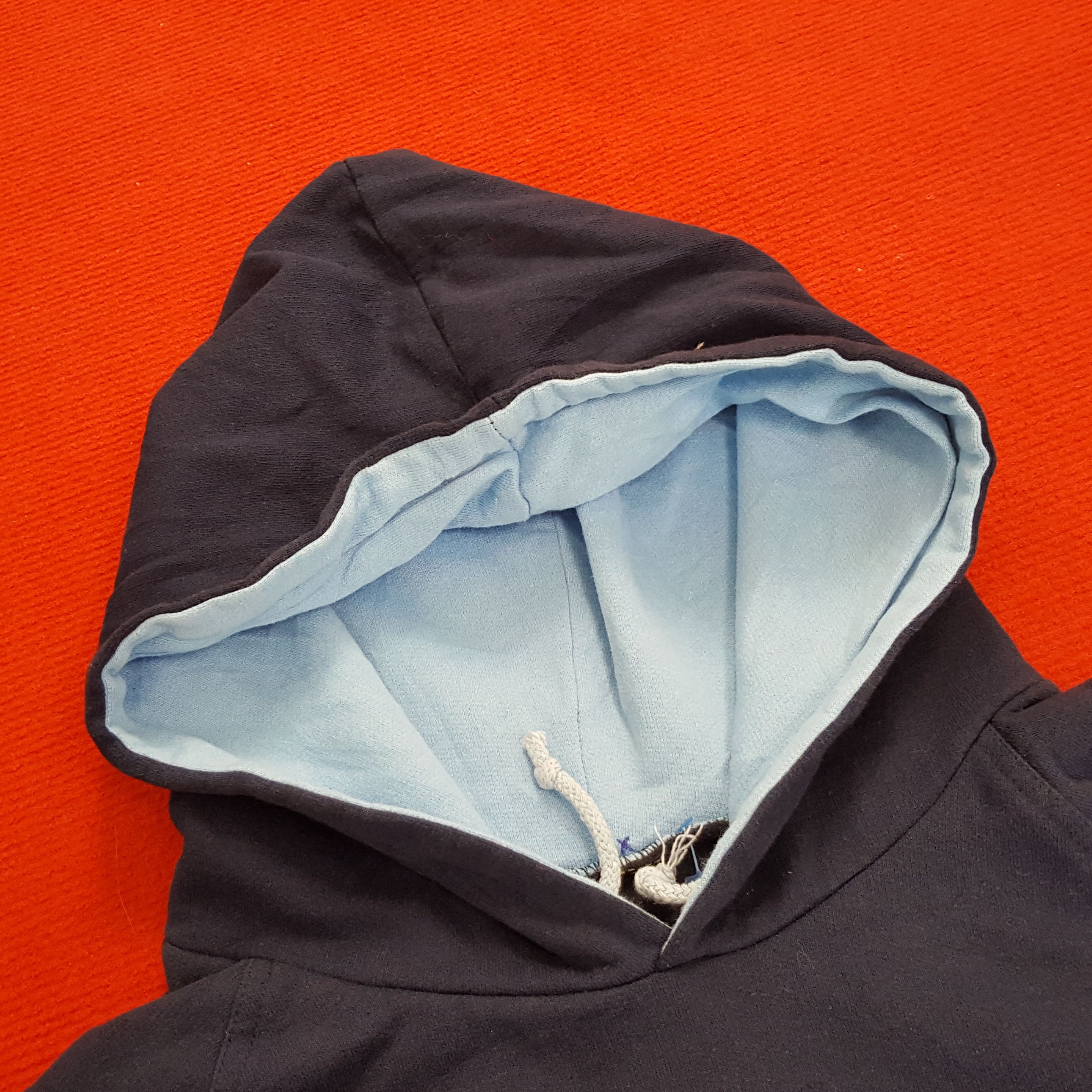 Vintage Universidad Salamanca Center Design Hoodies Size US M / EU 48-50 / 2 - 5 Thumbnail