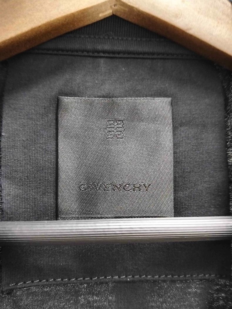 Givenchy Givenchy T-shirt, size XL (140) Size US XL / EU 56 / 4 - 5 Thumbnail