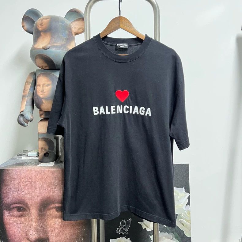 Balenciaga Heart Print Short Sleeve Tee - dmc