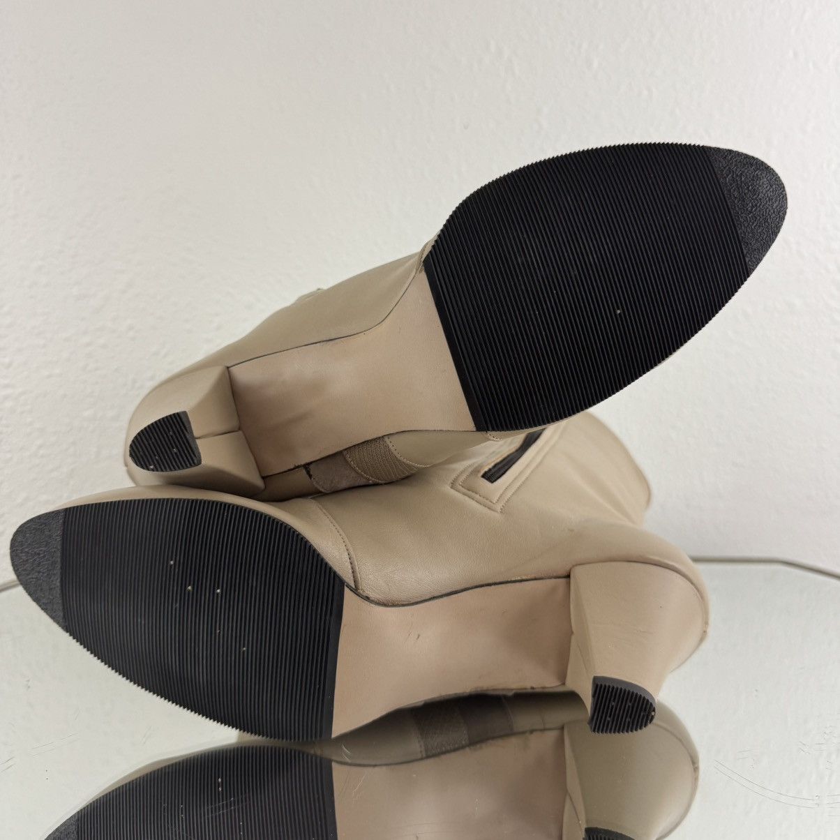 Vintage HILL & DALE Vintage 1970s Tan Beige Leather Ankle Boots Size US 9.5 / IT 39.5 - 10 Thumbnail