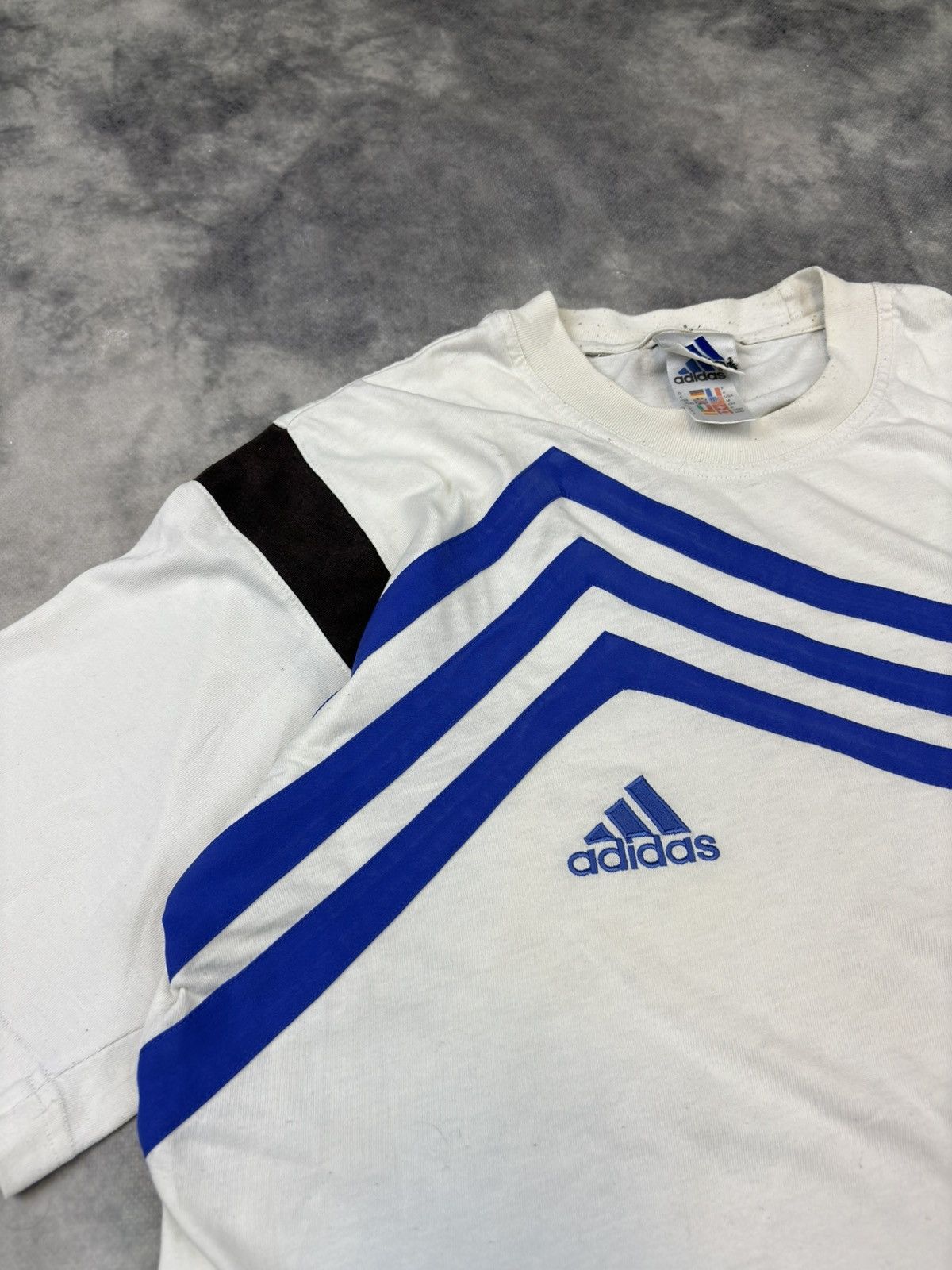 Nike 90s adidas Vintage Y2K Retro Tee T-Shirt blokecore white Size US M / EU 48-50 / 2 - 2 Thumbnail