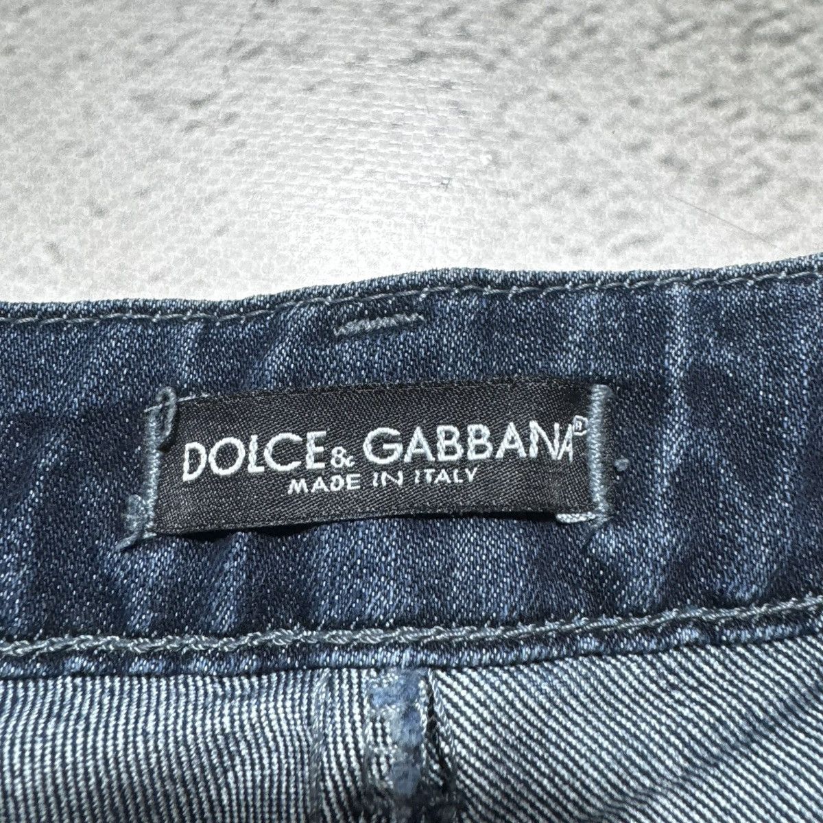 Dolce & Gabbana vintage dolce gabbana skinny jeans with metal logo luxury Size 28" / US 6 / IT 42 - 7 Thumbnail
