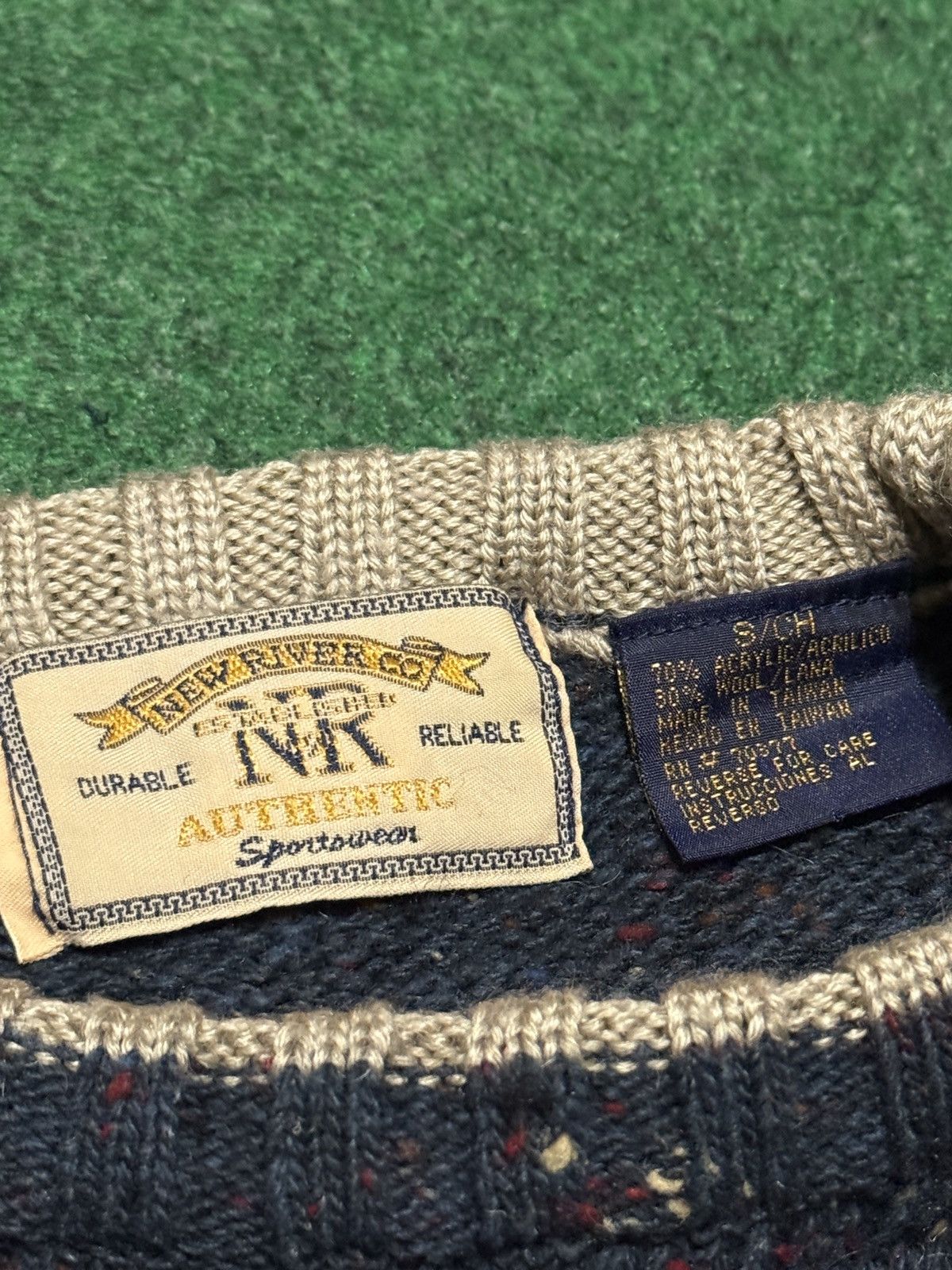 Vintage Vintage Textured 3D Knit Wool Coogi Style 90s Small Sweater Size US S / EU 44-46 / 1 - 2 Thumbnail