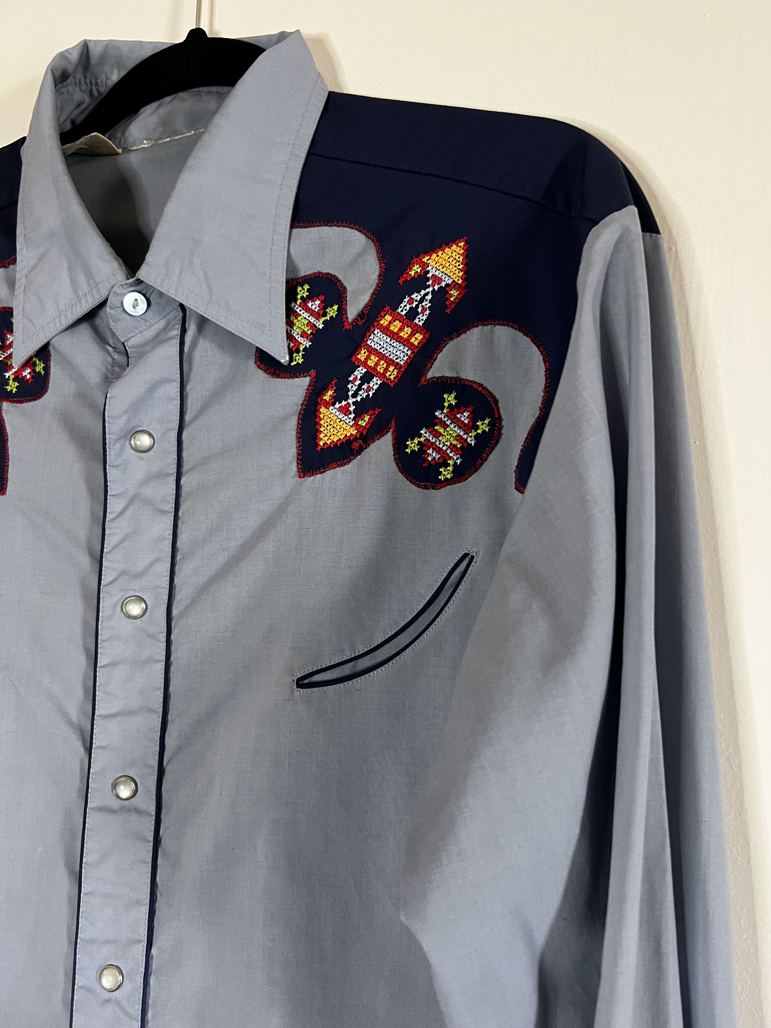 Other × Vintage Vintage Western Native American Pattern Pearl Snap Button Up Size US XL / EU 56 / 4 - 2 Thumbnail