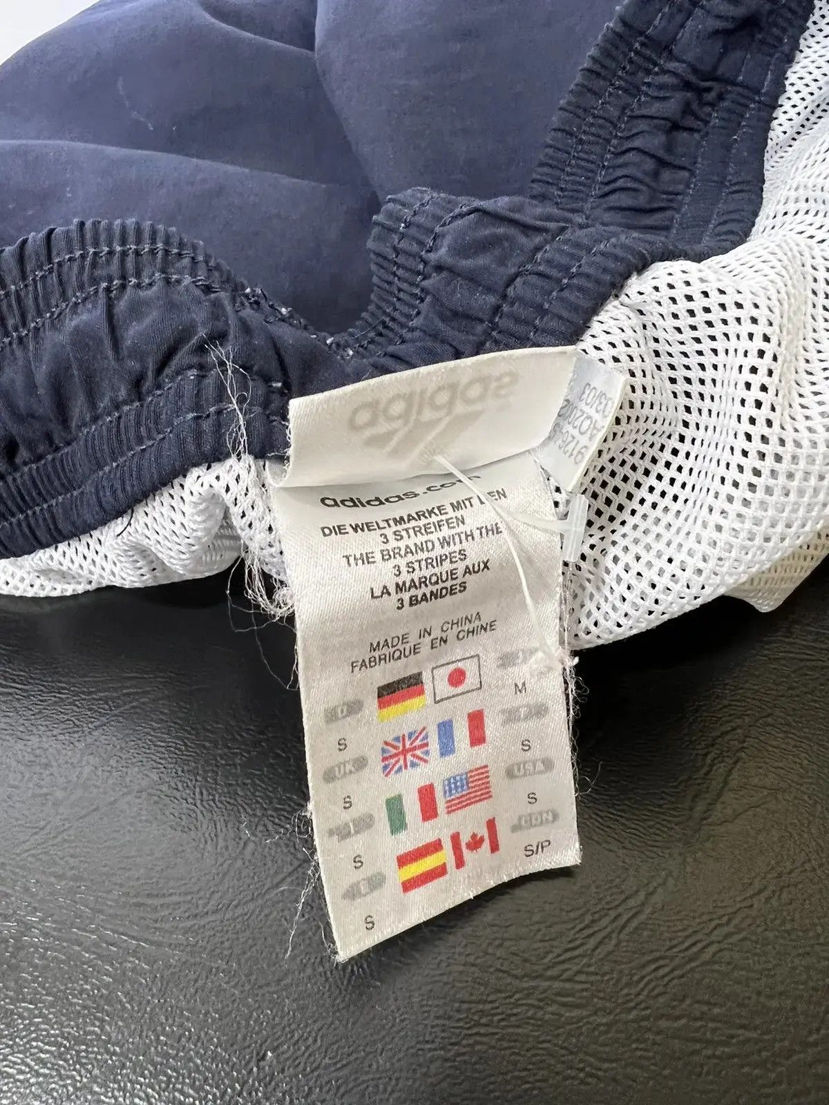 Adidas × Vintage Vintage Adidas men’s shorts Size US 30 / EU 46 - 5 Thumbnail