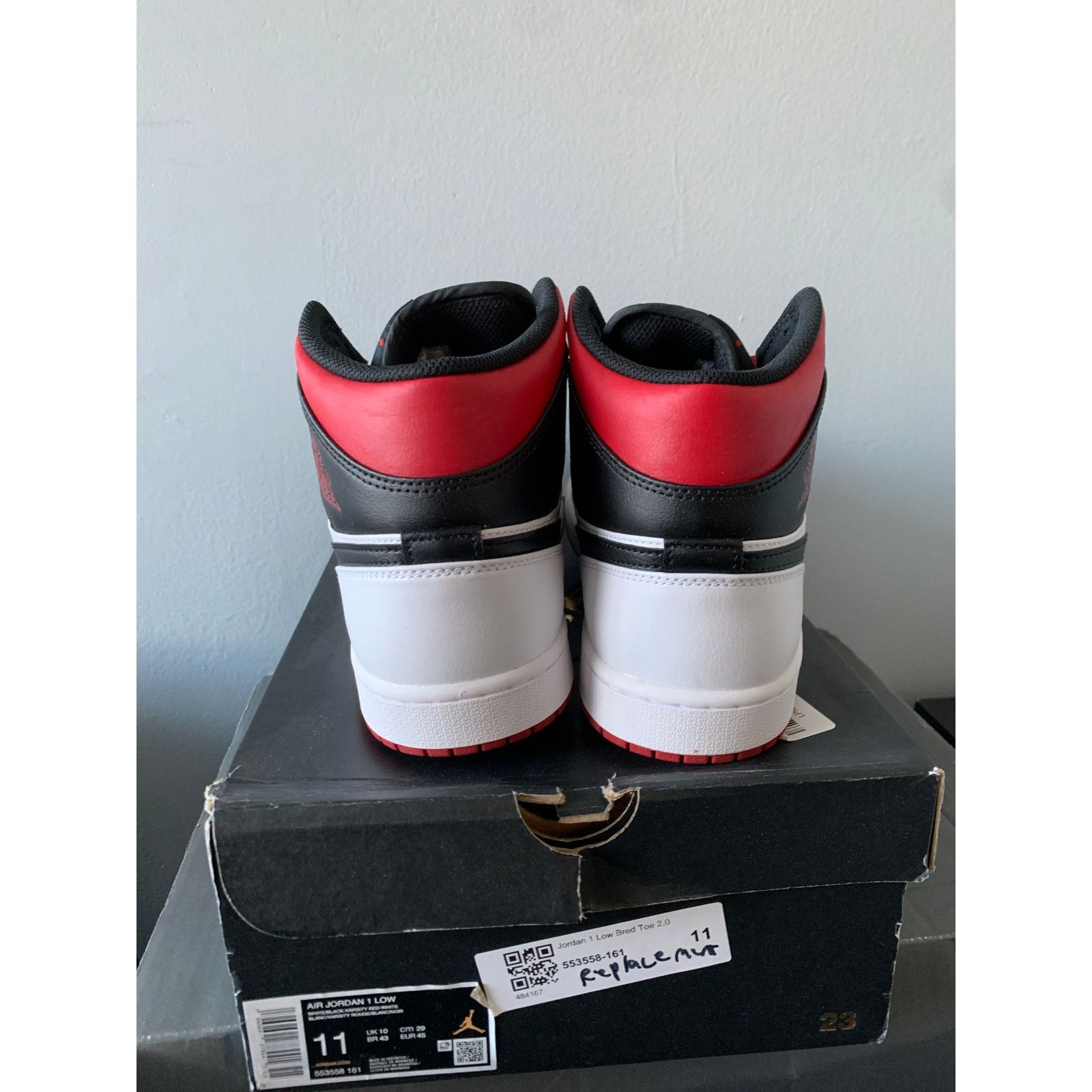 Nike Nike Air Jordan 1 Mid Gym Red Black Toe Size 11 SHIPS NOW Size US 11 / EU 44 - 3 Thumbnail